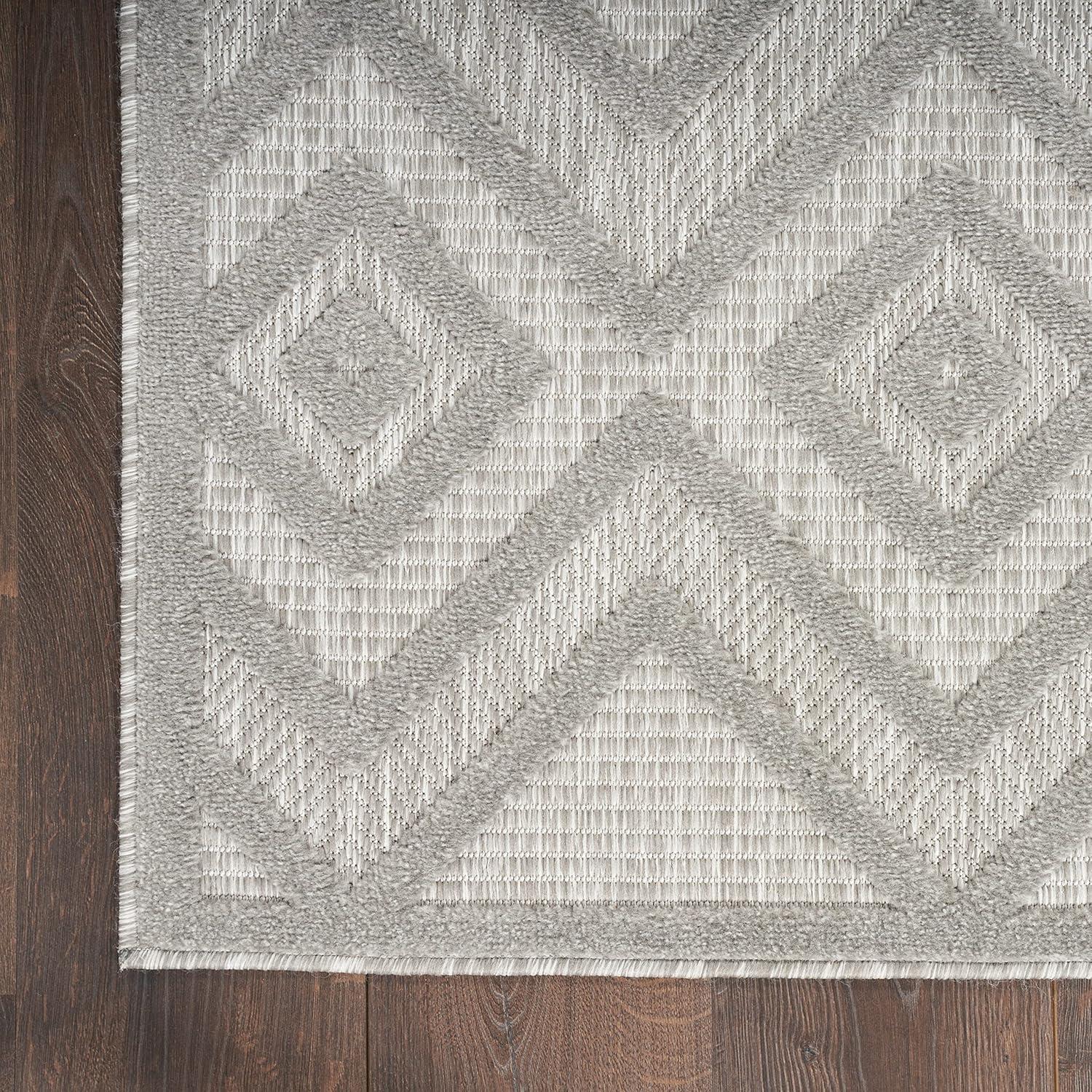 Silver Grey Diamond 6' x 9' Synthetic Reversible Flatweave Rug