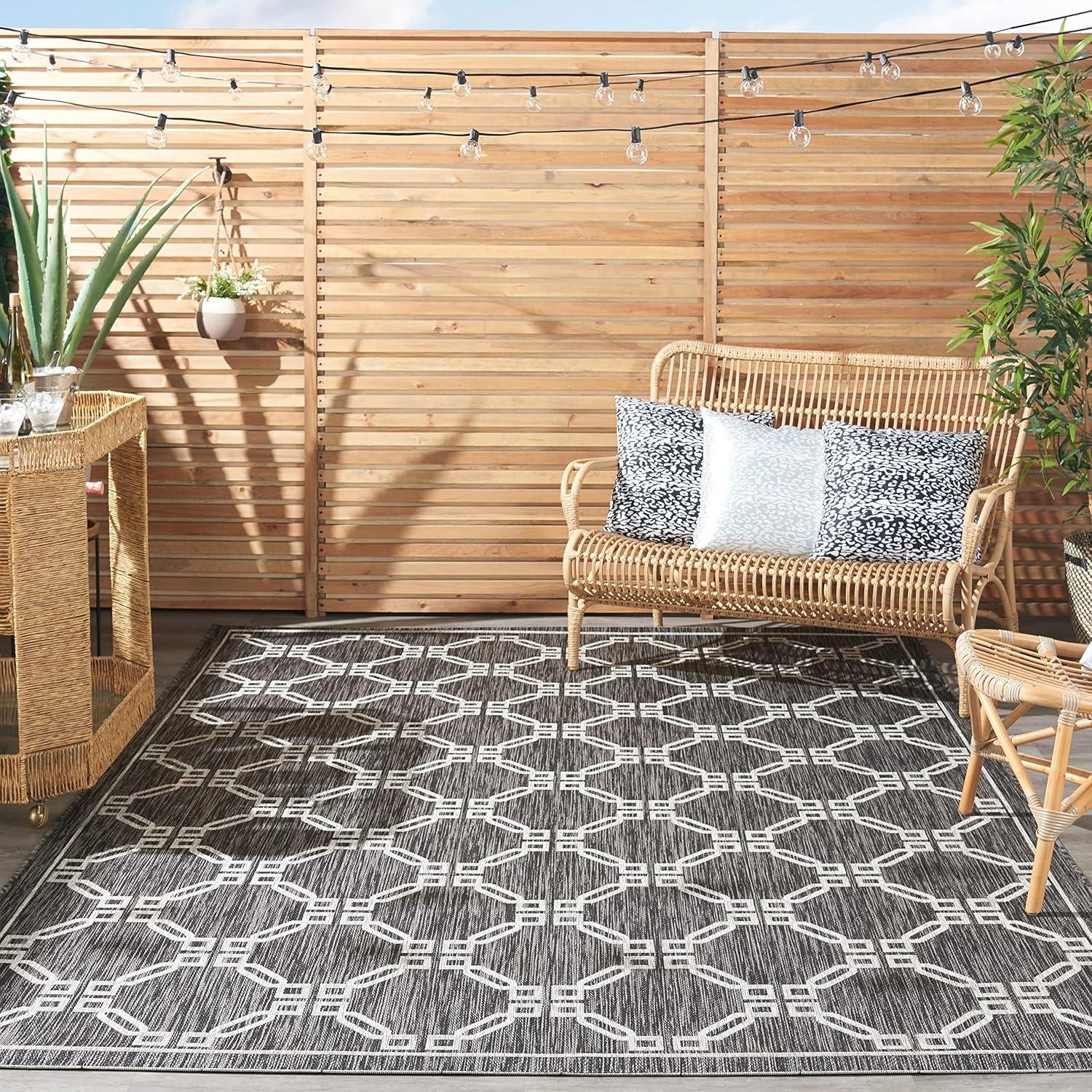 Ivory Blue Traditional Trellis 2'2" x 7'6" Synthetic Area Rug