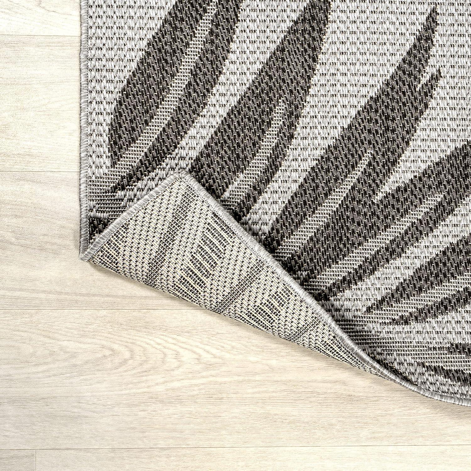 8' x 10' Havana Tropical Palm Leaf Indoor/Outdoor Area Rug, Gray/Black - JONATHAN Y