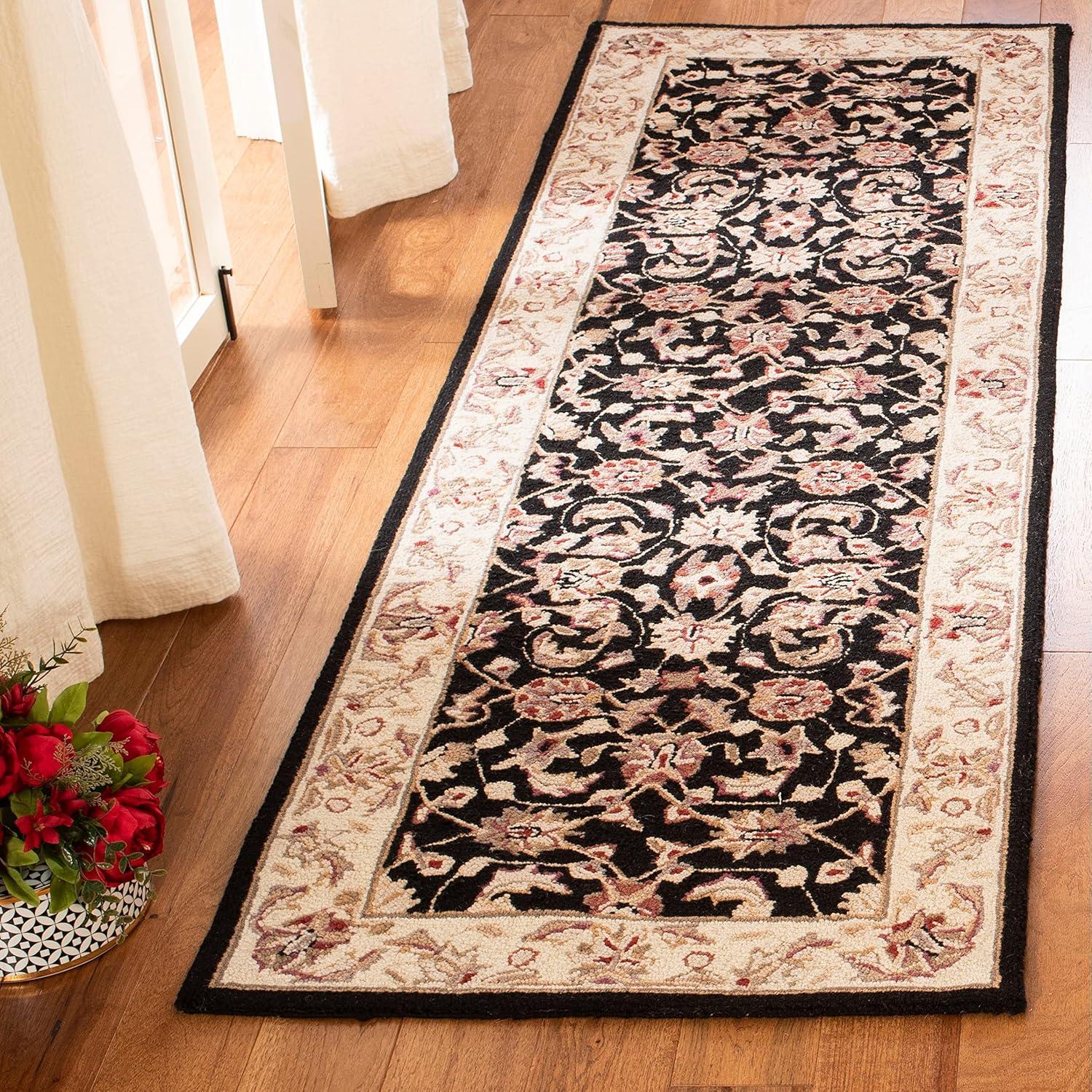 SAFAVIEH Chelsea Raeburn Traditional Wool Area Rug, Ivory, 5'3" x 8'3"