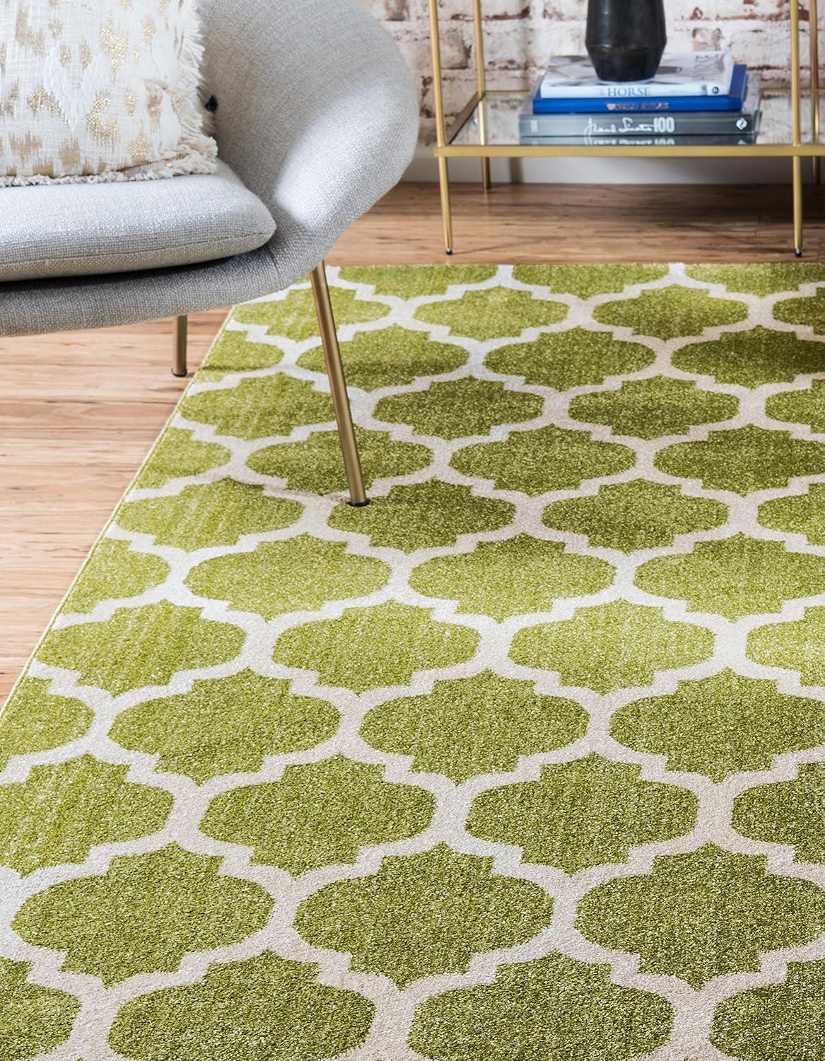 Light Green Trellis 5'x8' Easy-Care Synthetic Area Rug