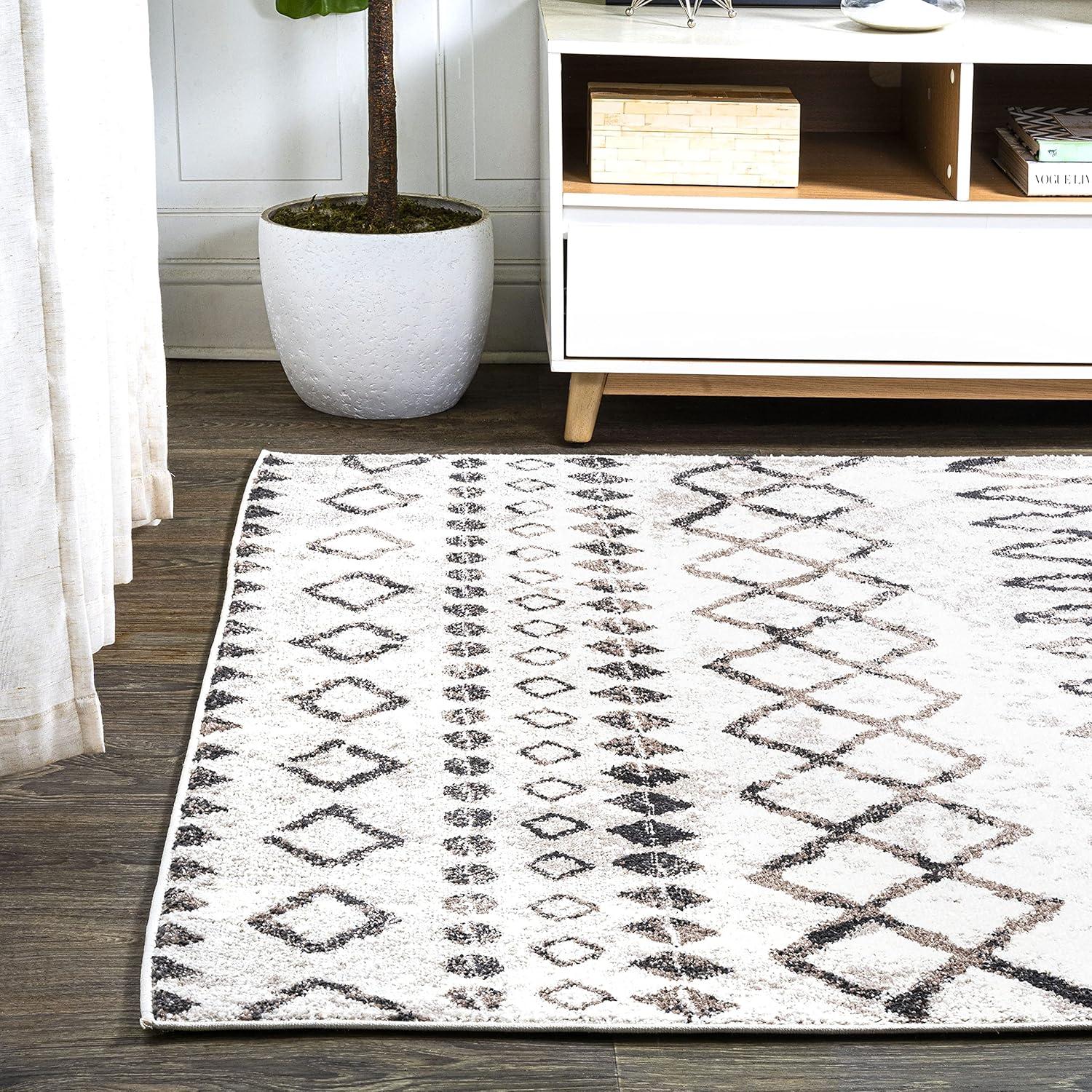 Aksil Moroccan Diamond Area Rug - JONATHAN Y