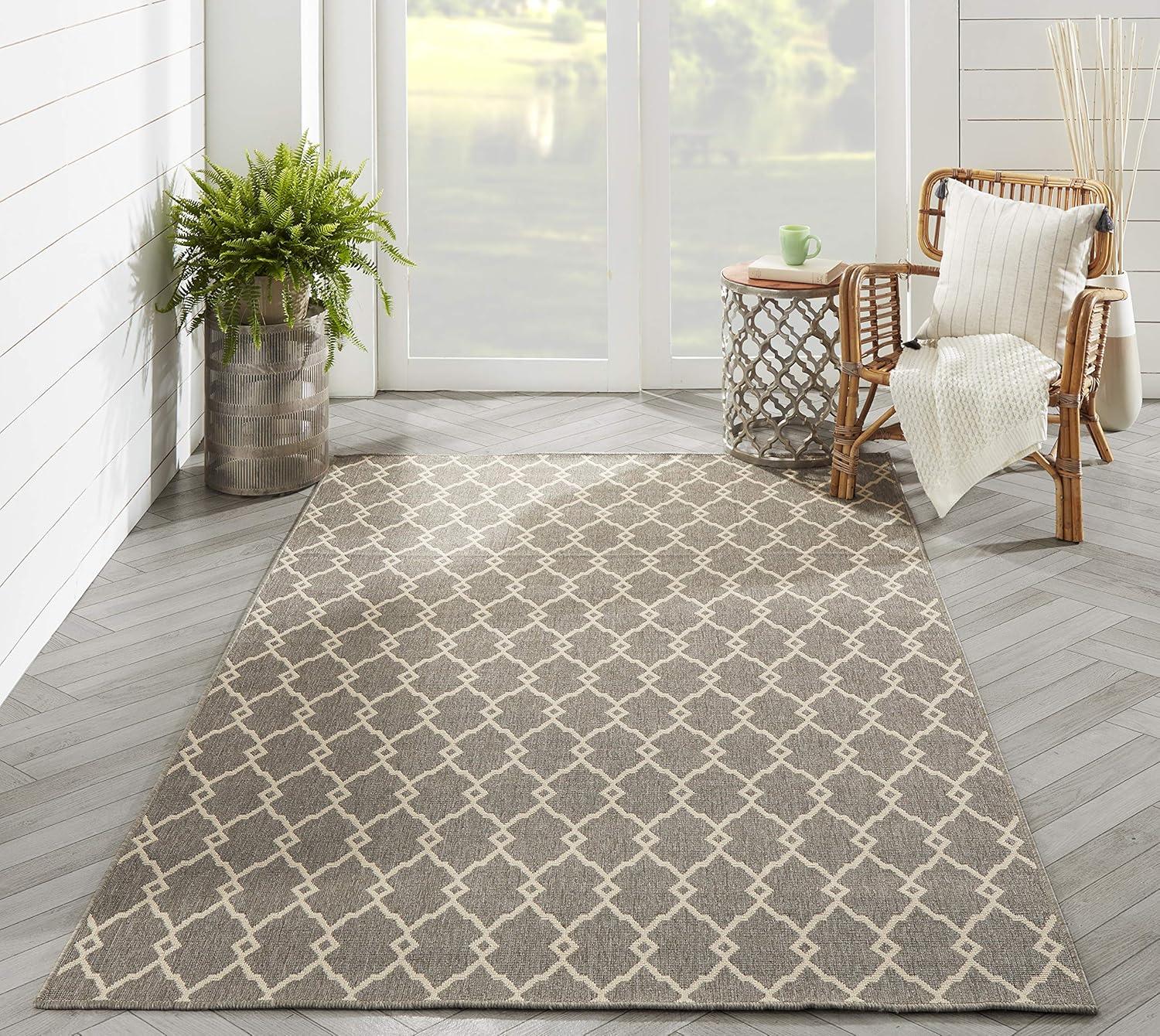 Taupe Trellis Rectangular Washable Synthetic Rug 2 ft 3 in x 4 ft 6 in