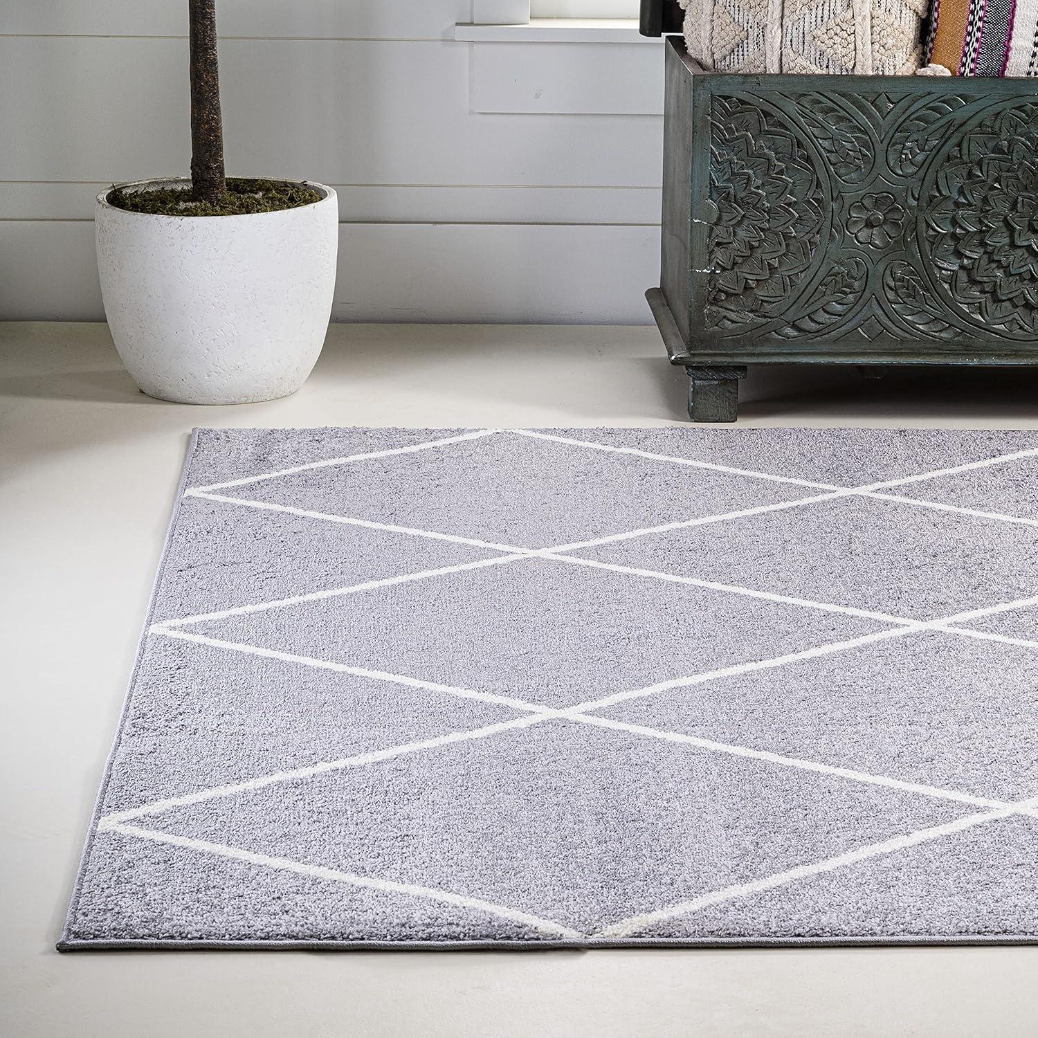 4'x6' Cole Minimalist Diamond Trellis Area Rug, Gray/White - JONATHAN Y