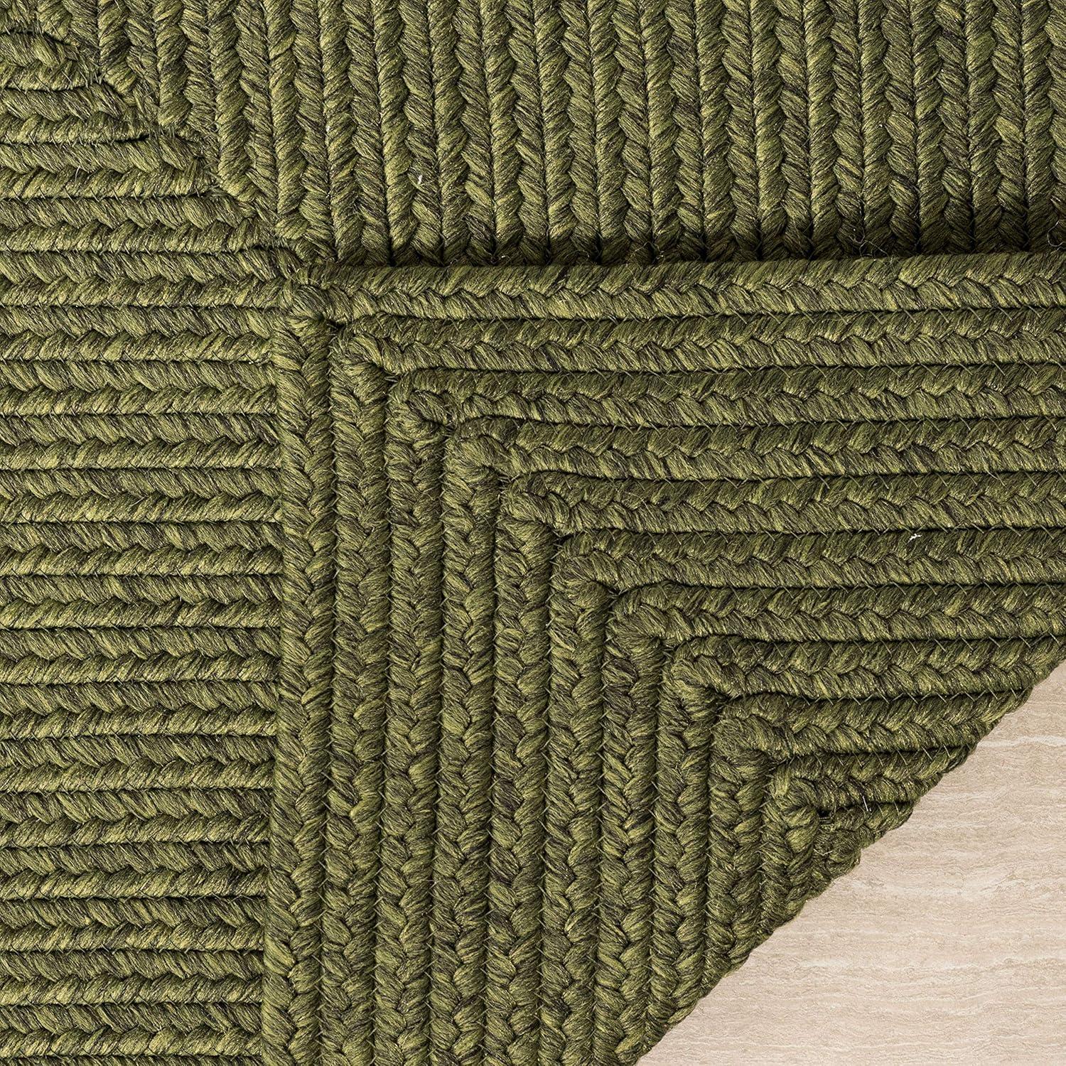 Braided BRD315 Hand Woven Area Rug - Green - 3'x5' - Safavieh.