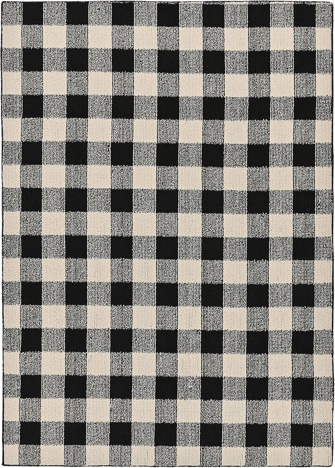 Modern Farmhouse 5' x 7' Tufted Buffalo Plaid Rug in Black/Ivory