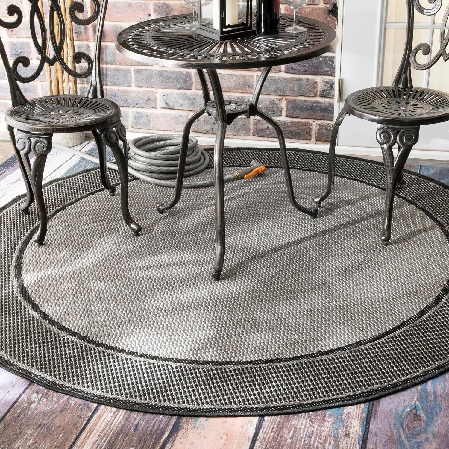 Gray Round Stain-Resistant Synthetic Indoor/Outdoor Rug