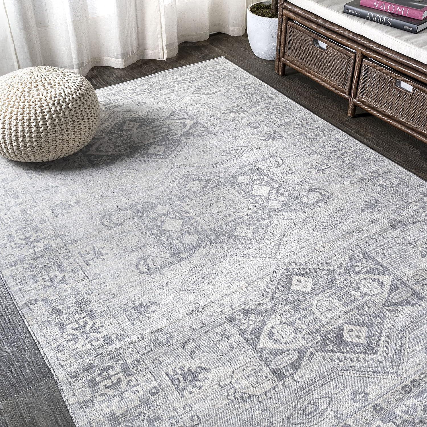 4'x6' Modern Persian Vintage Medallion Area Rug, Light Gray - JONATHAN Y