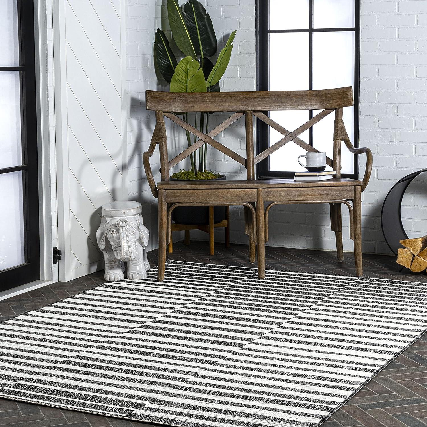 5'x8' Sukie Modern Offset Stripe Indoor/Outdoor Area Rug, Black/Ivory - JONATHAN Y