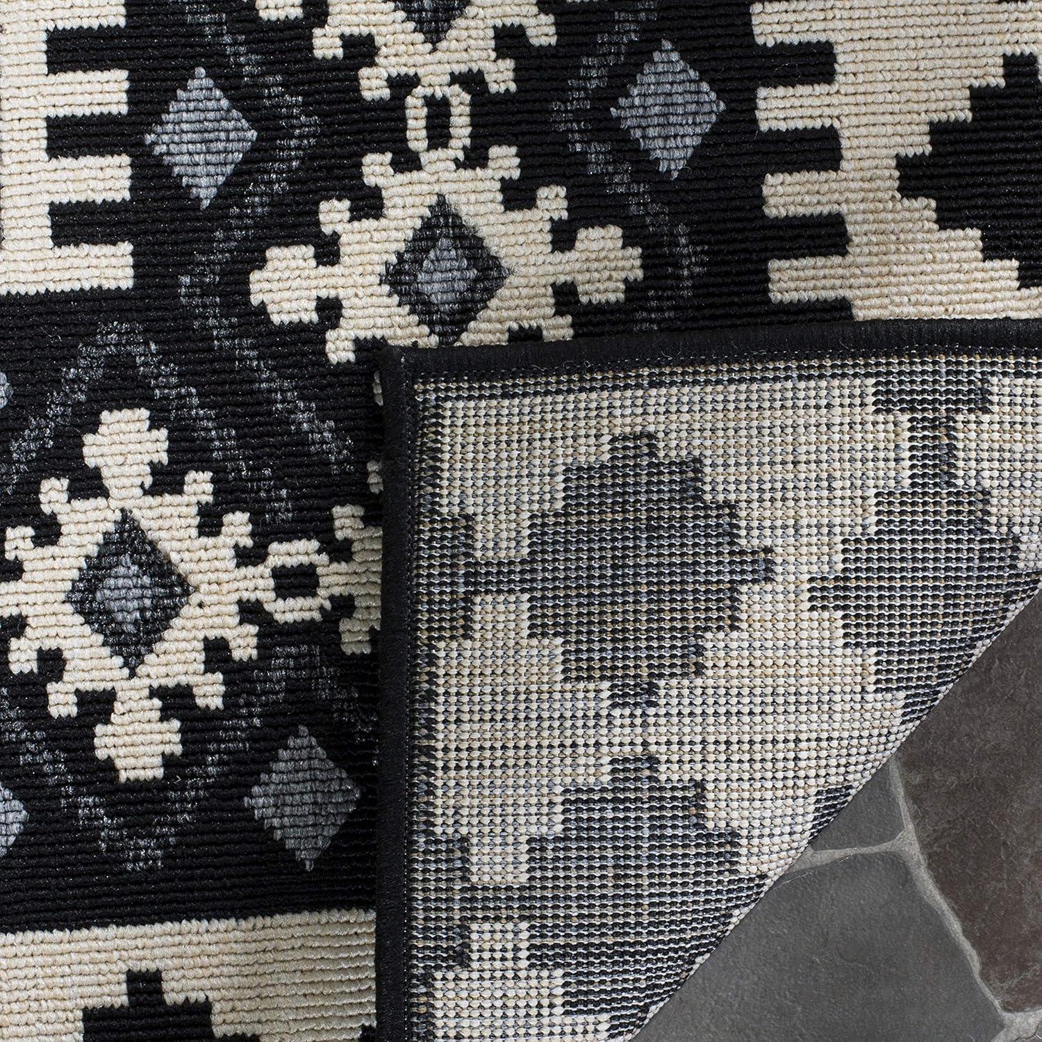 Veranda VER099 Power Loomed Indoor/Outdoor Accent Rug - Black/Creme - 2'7"x5' - Safavieh