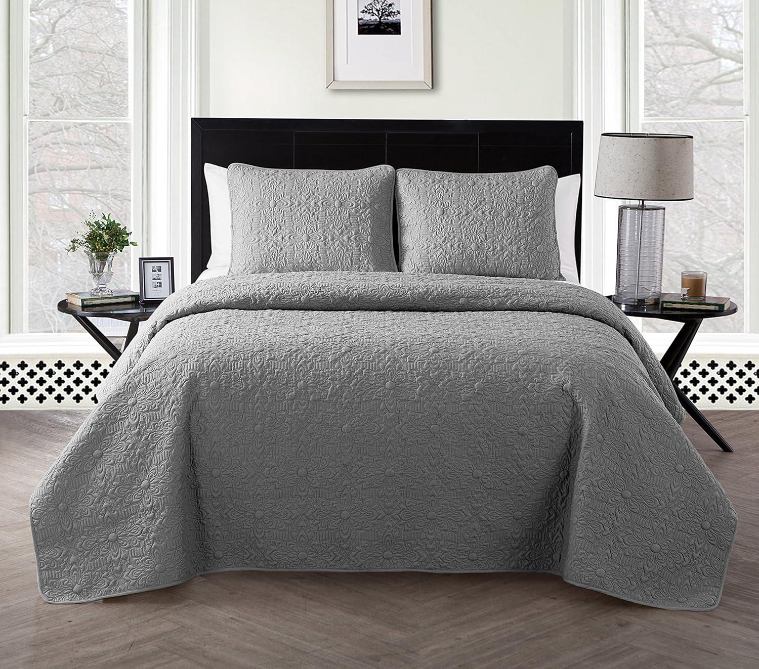 VCNY Caroline Embossed Quilt Set