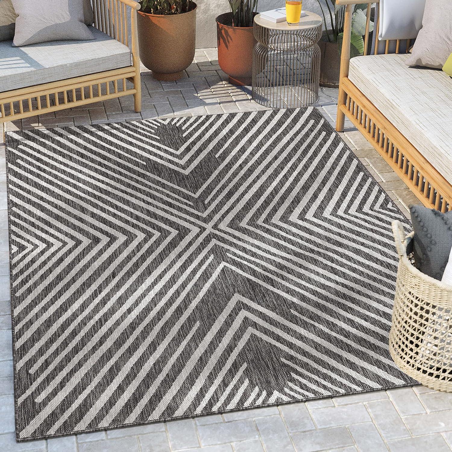 Well Woven Kesia Modern Stripes Indoor/Outdoor Gray Flat-Weave Rug