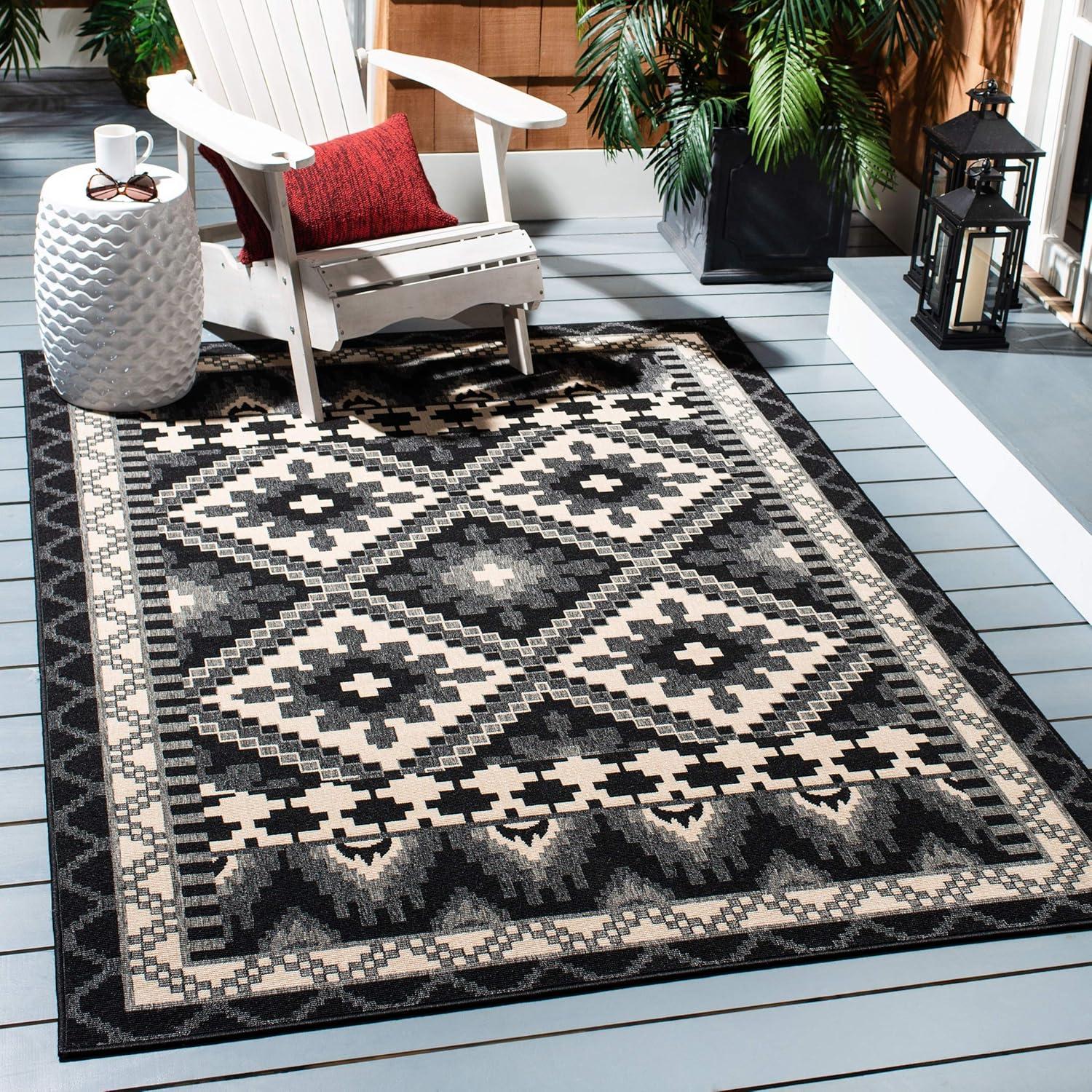 Veranda Black & Beige Boho Floral Indoor/Outdoor Easy-Care Rug - 4' x 5'7"