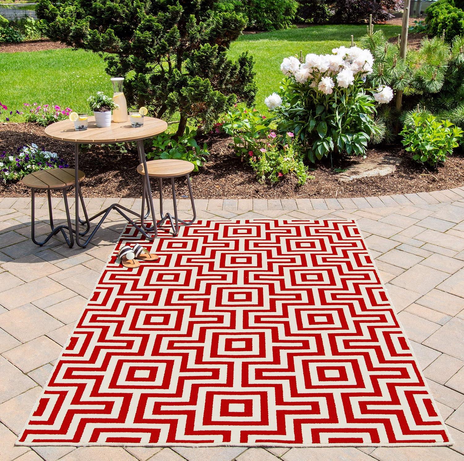 Red and Beige Geometric Flat Woven Synthetic Rug, 4' x 6'