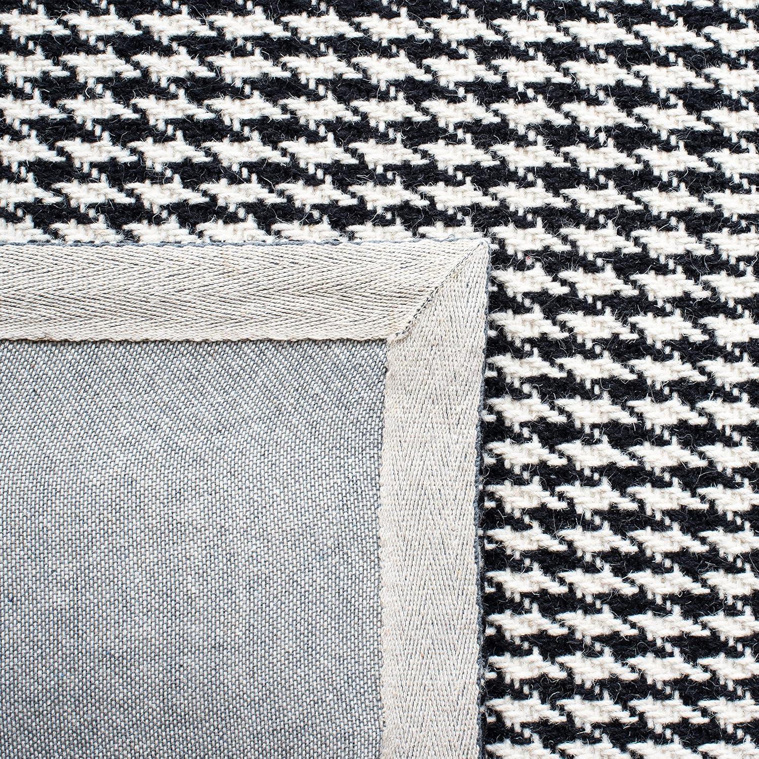 Marbella MRB319 Hand Woven Indoor Accent Rug - Black/Ivory - 3'x5' - Safavieh
