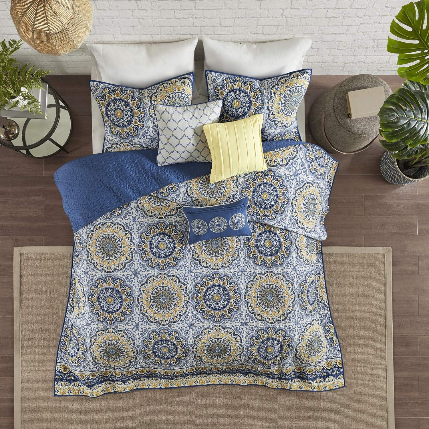 Madison Park 6 Piece Reversible Quilt Set with Throw Pillows