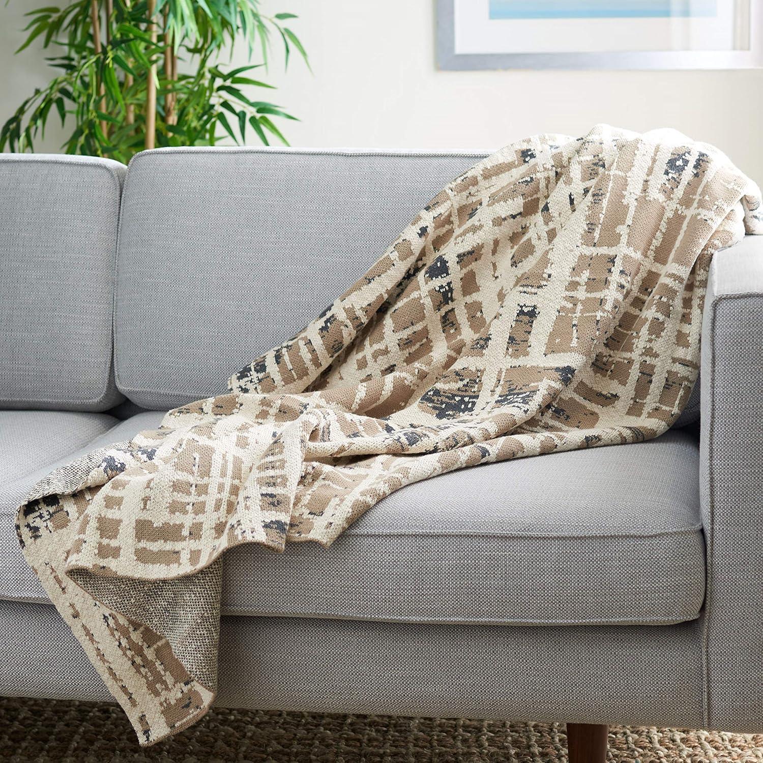 SAFAVIEH Twila 50" x 60" Aztec Throw, Tan/Beige