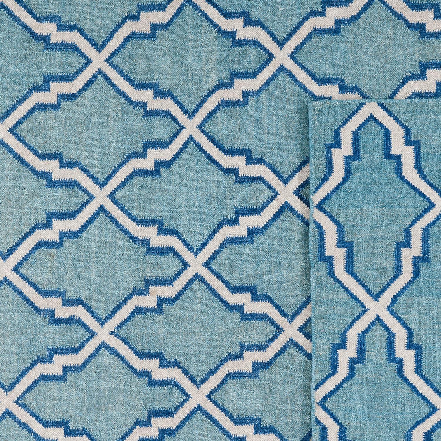 SAFAVIEH Dhurrie Astrid Geometric Moroccan Wool Runner Rug, Light Blue/Ivory, 2'6" x 10'