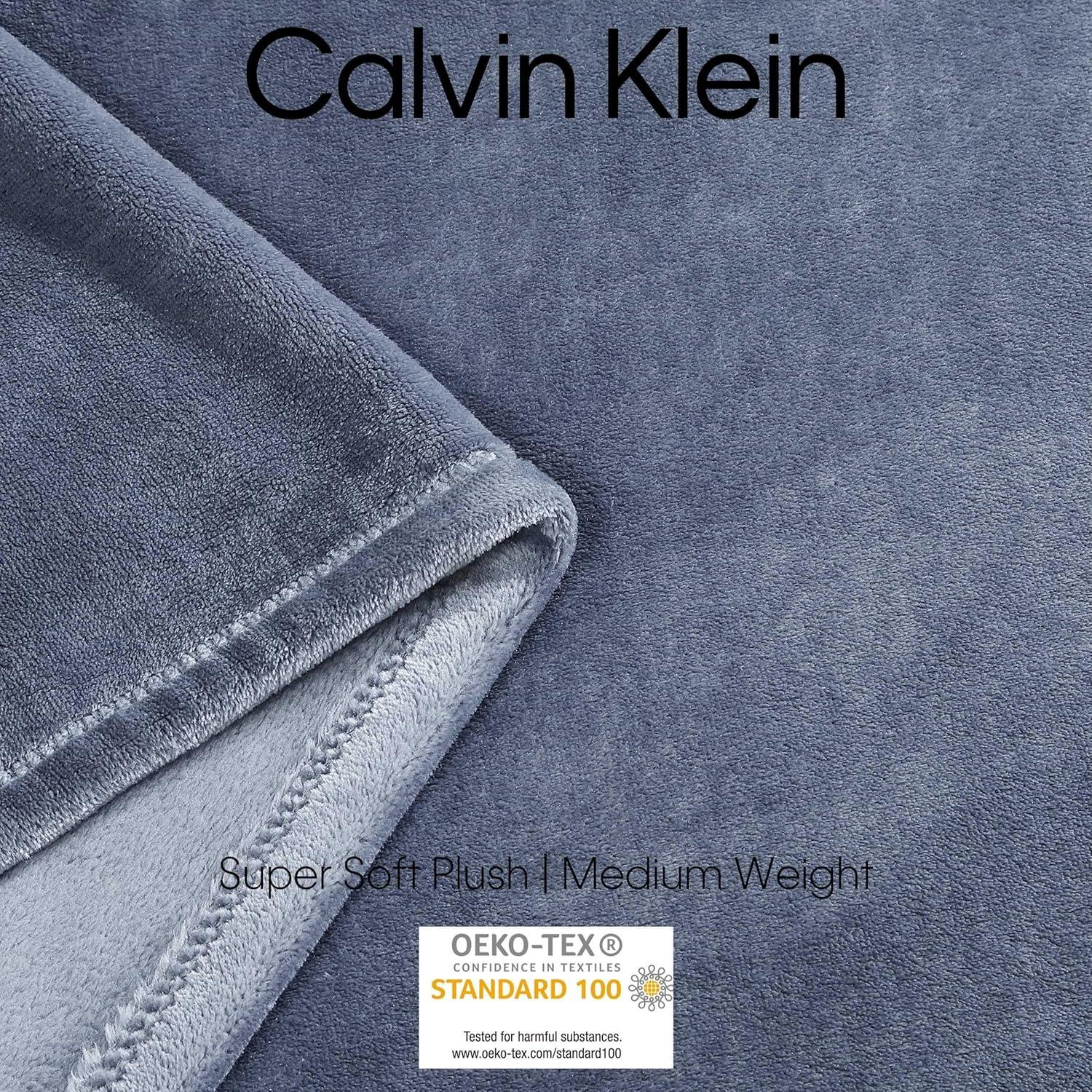 Calvin Klein Calvin Klein Core Plush Solid Reversible Blanket