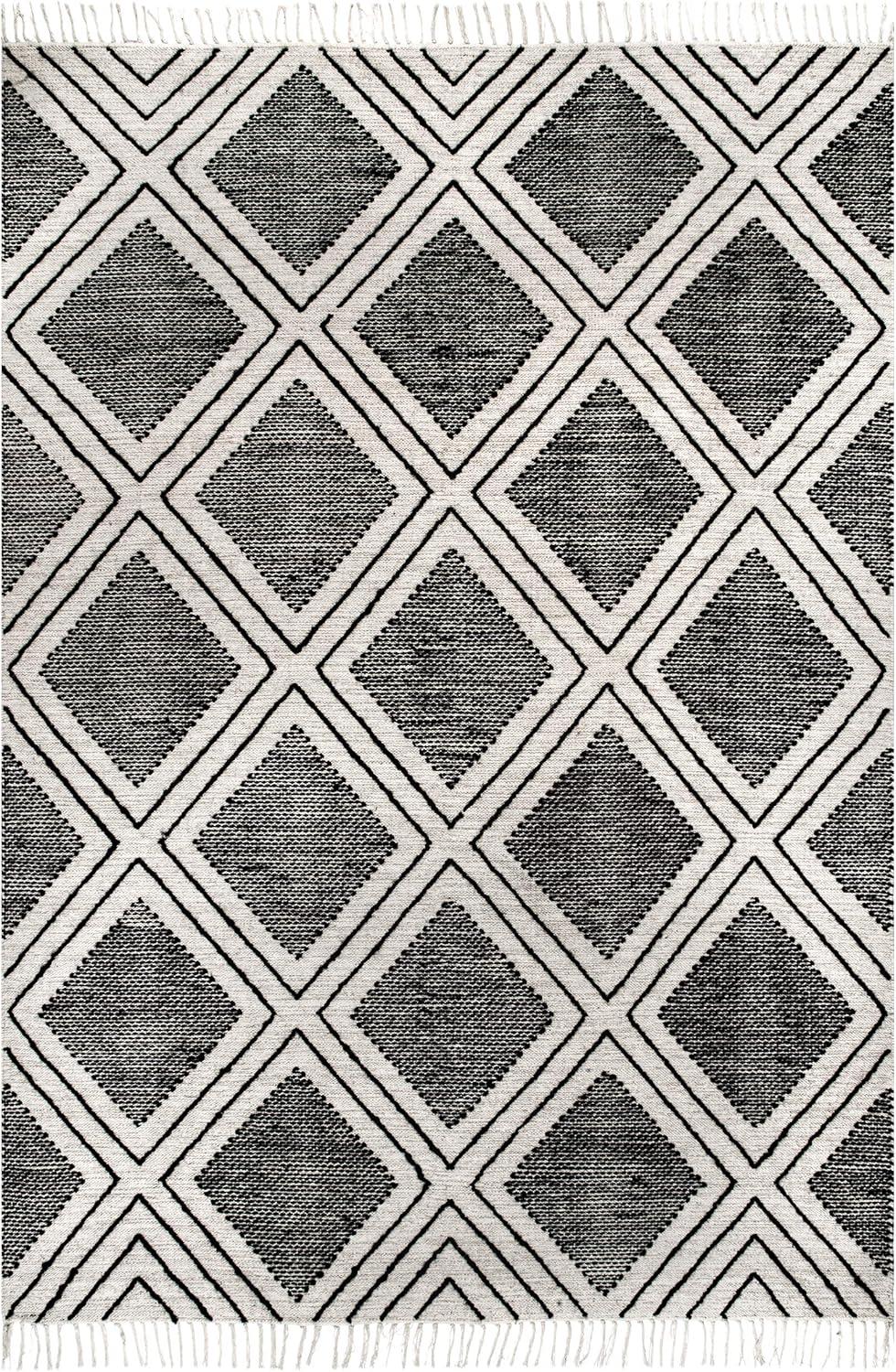 nuLOOM Ailey Cotton Diamond Trellis Tassel Area Rug