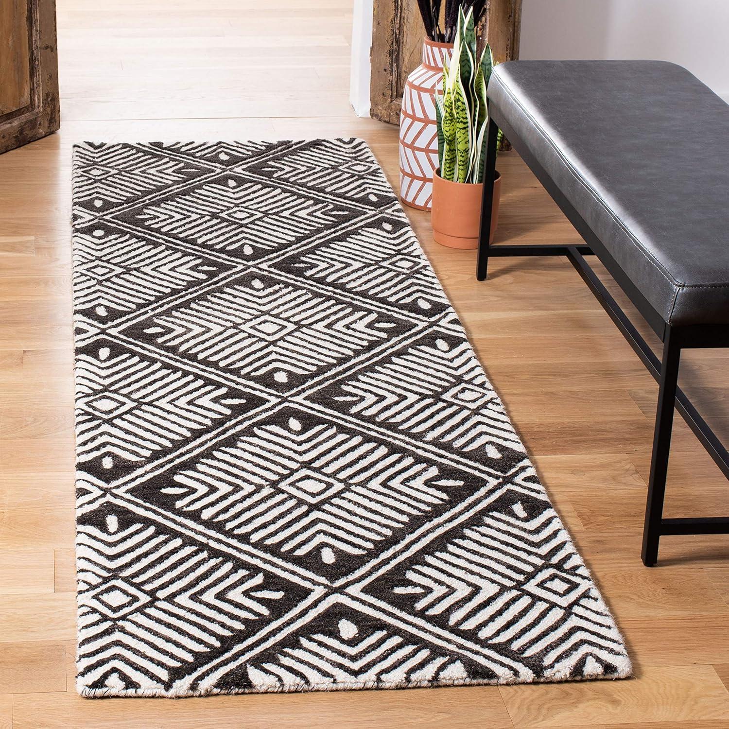 Ivory and Charcoal Hand-Tufted Wool Runner Rug 2'6" x 8'