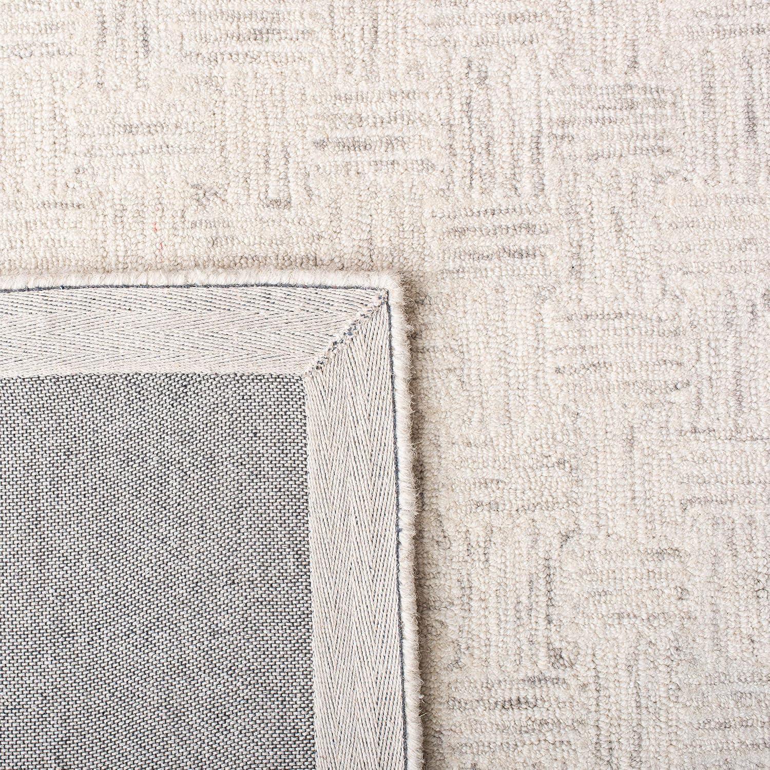 Micro-Loop MLP537 Hand Tufted Indoor Accent Rug - Light Grey/Ivory - 4'x6' - Safavieh