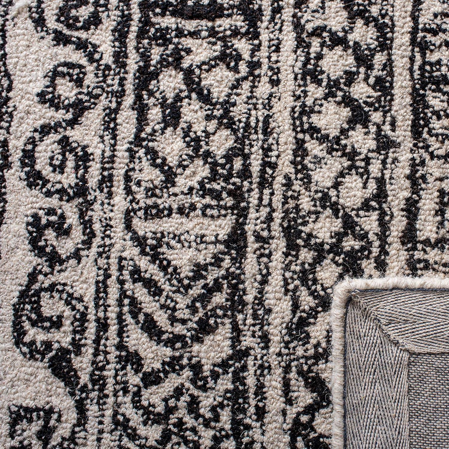 Micro-Loop MLP228 Hand Tufted Indoor Area Rug - Ivory/Black - 5'x5' - Safavieh