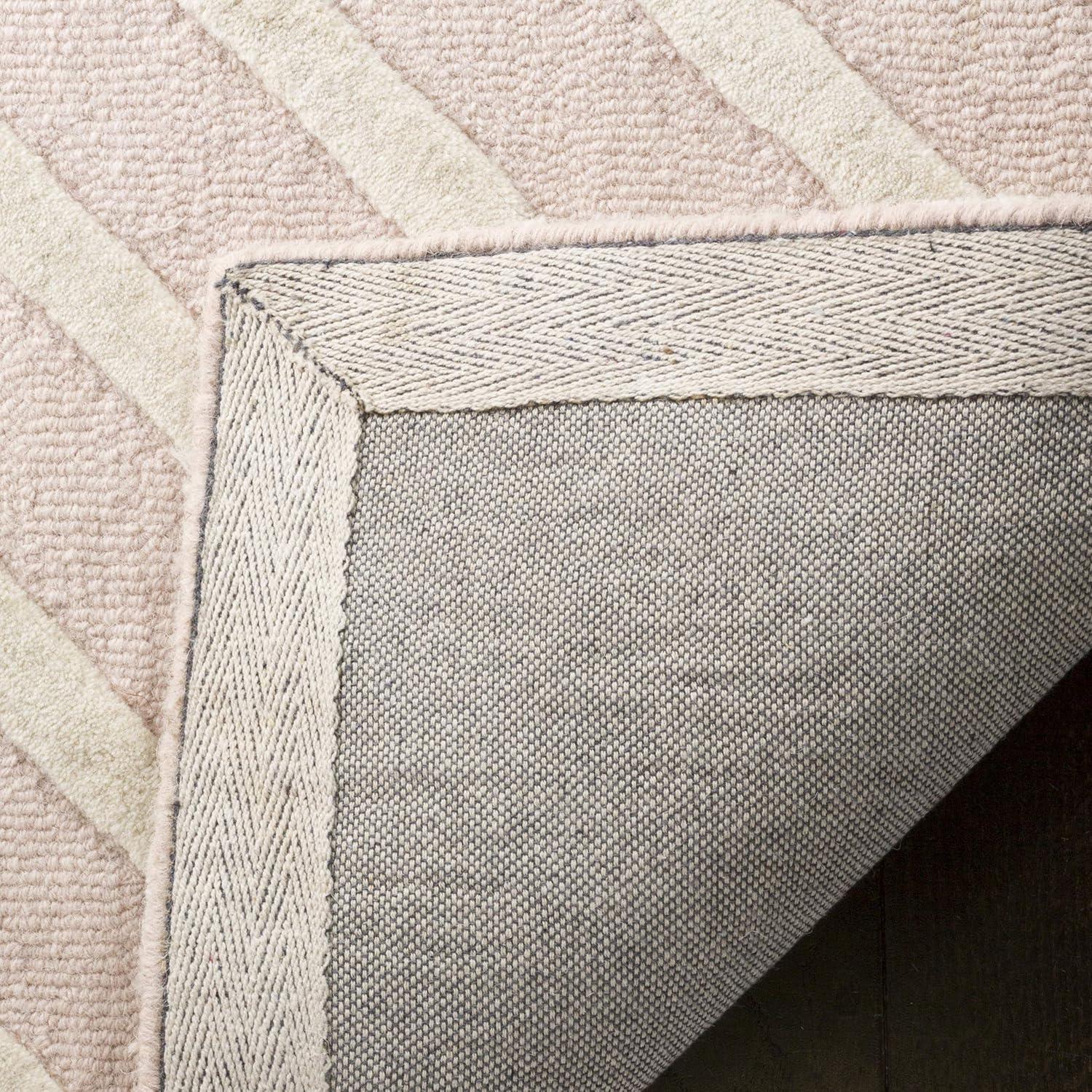 Safavieh Kids Pattern SFK920 Hand Tufted Indoor Accent Rug - Pink/Ivory - 4'x6' - Safavieh