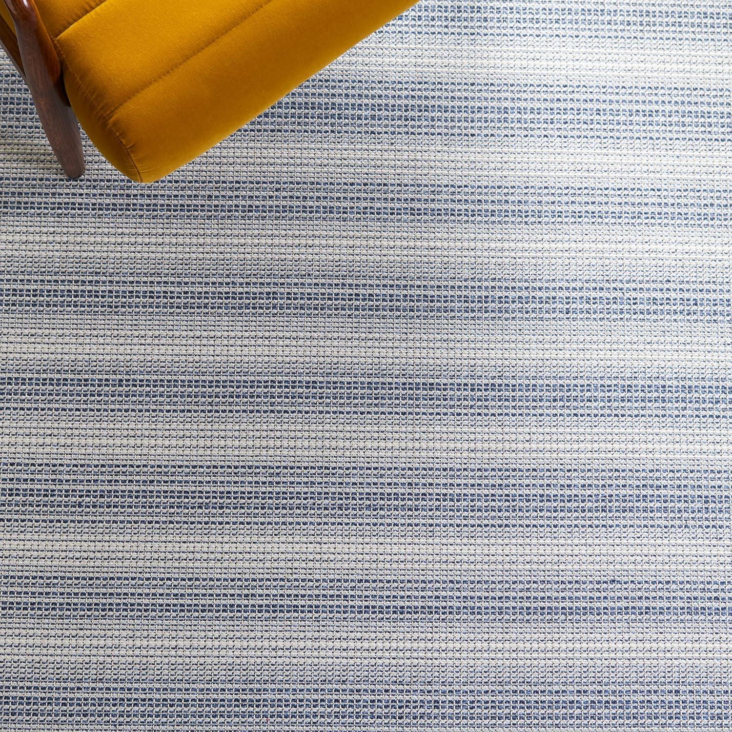 Augustine AGT501 Machine Made Indoor Area Rug - Ivory/Navy - 5'x7'-7" - Safavieh
