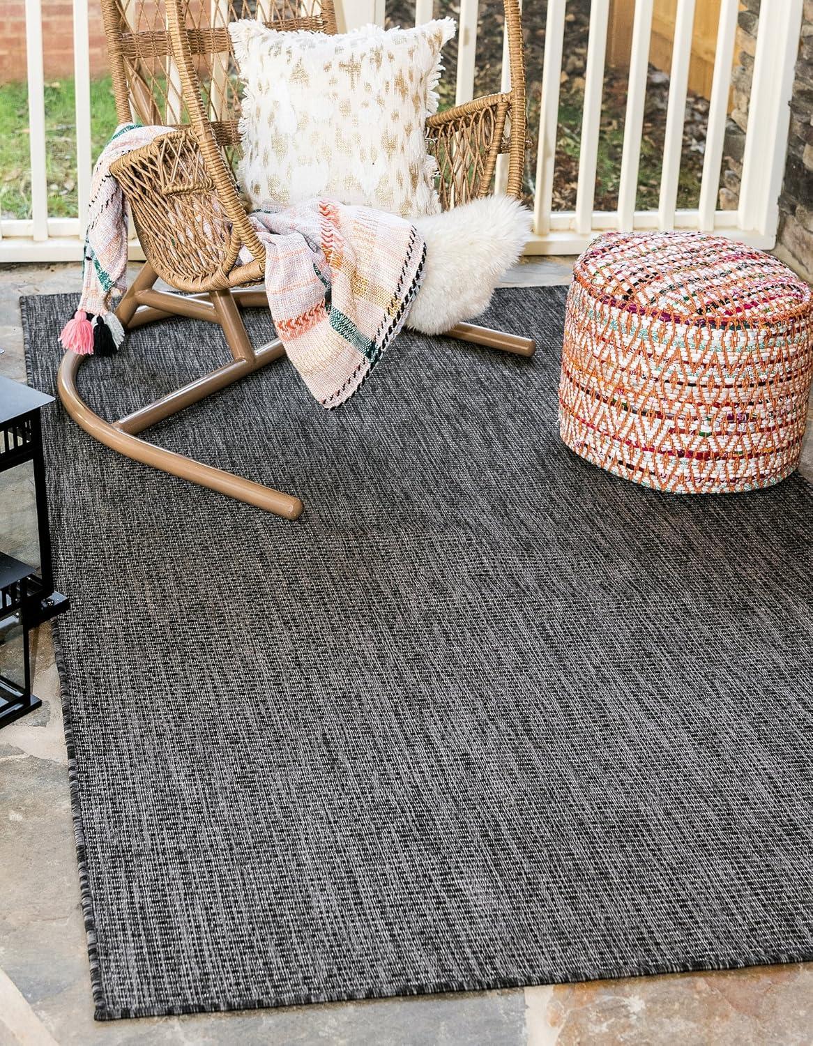 Unique Loom 5' 1 x 8' 0 Rectangle Indoor/Outdoor Solid Black Area Rug