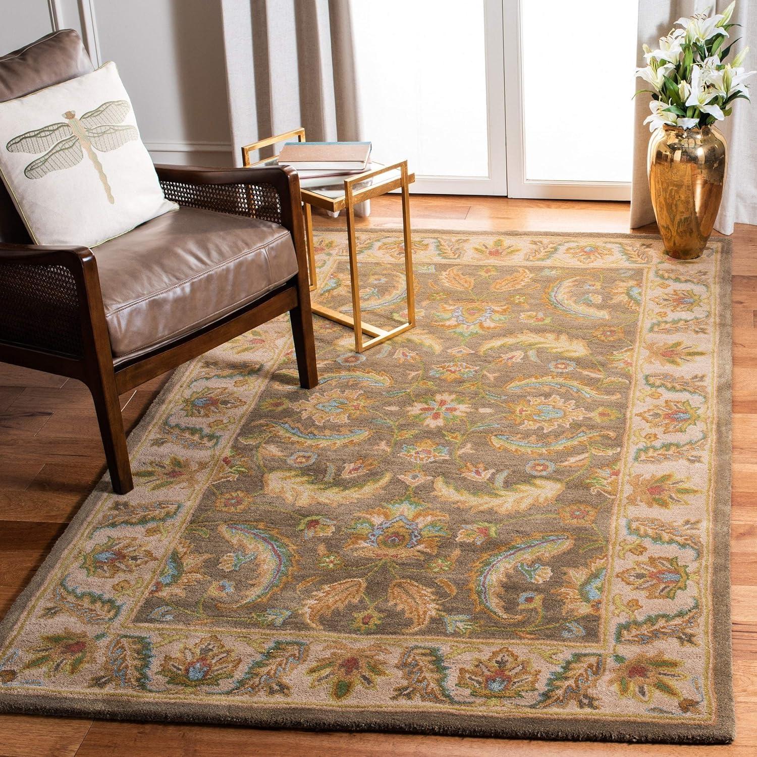 SAFAVIEH Heritage Wight Traditional Wool Area Rug, Green/Beige, 7'6" x 9'6"