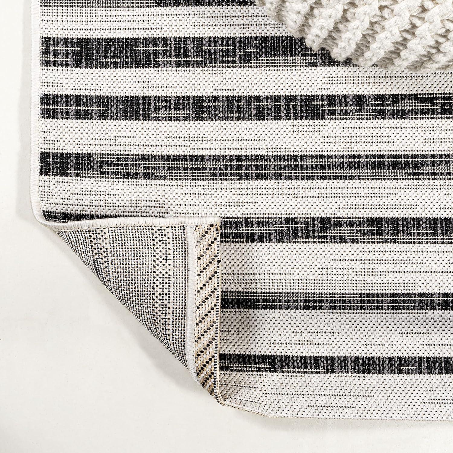 Sukie Modern Offset Stripe Indoor/Outdoor Area Rug - JONATHAN Y