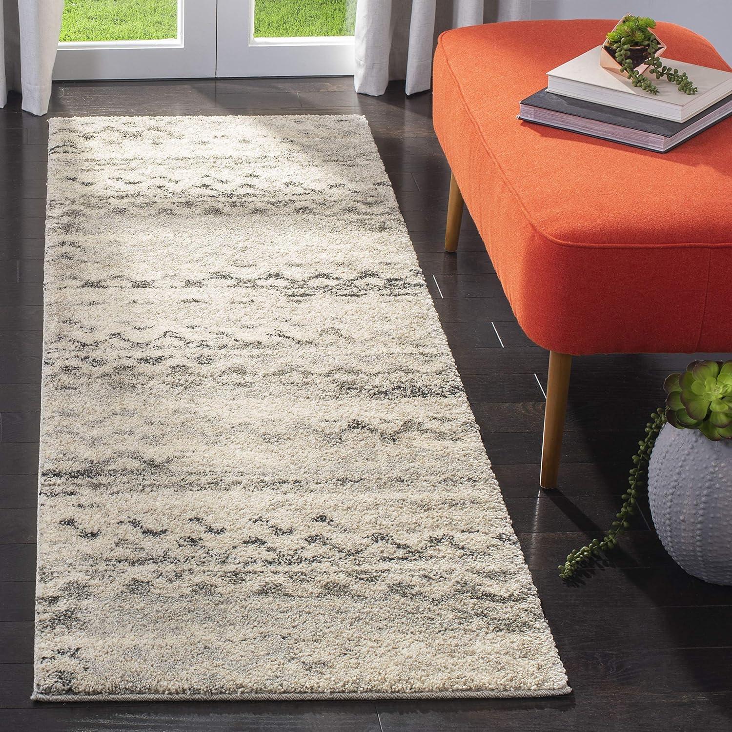 Retro RET2136 Power Loomed Indoor Area Rug  - Safavieh