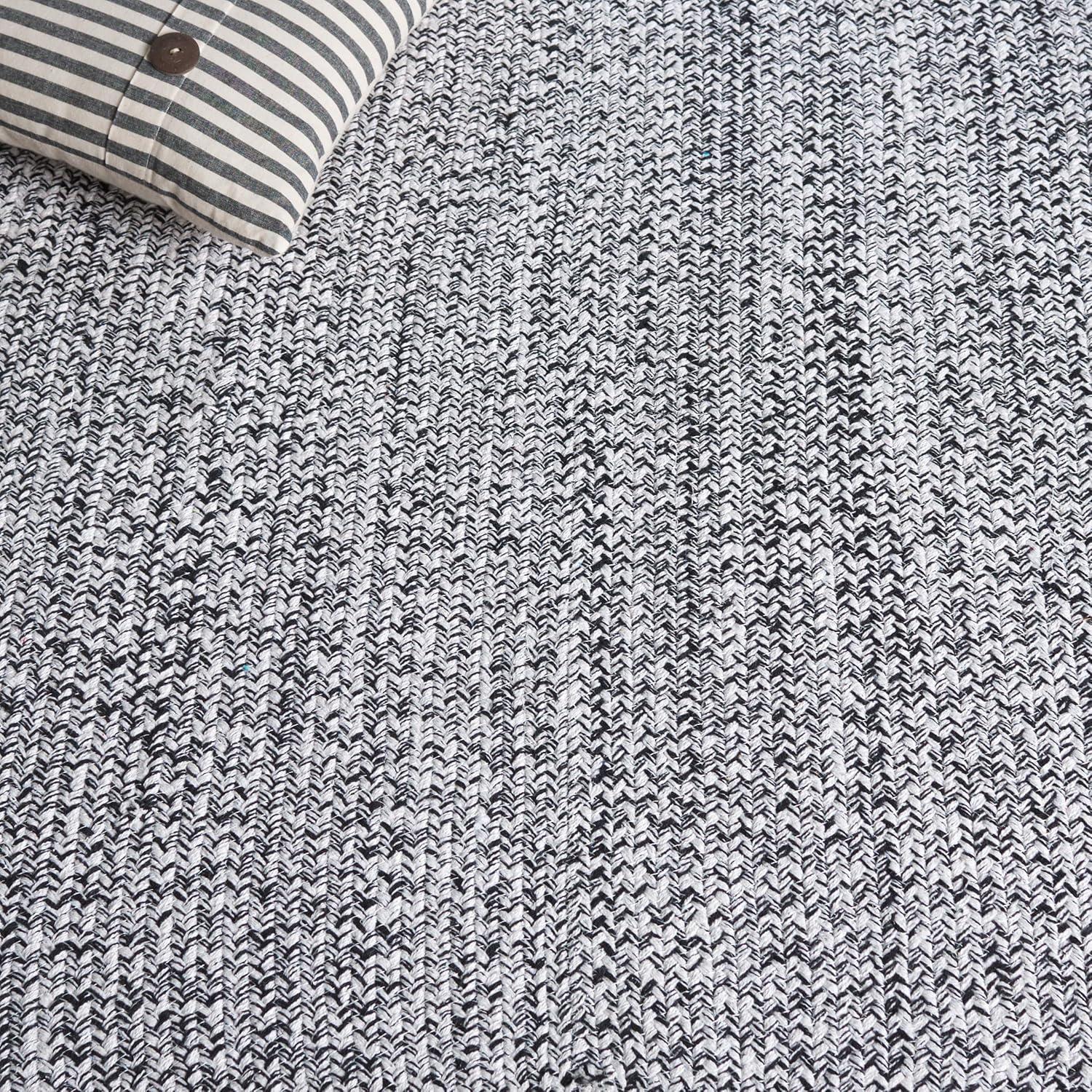 Braided BRD256 Hand Woven Indoor Accent Rug - Ivory/Black - 3'x5' Oval - Safavieh