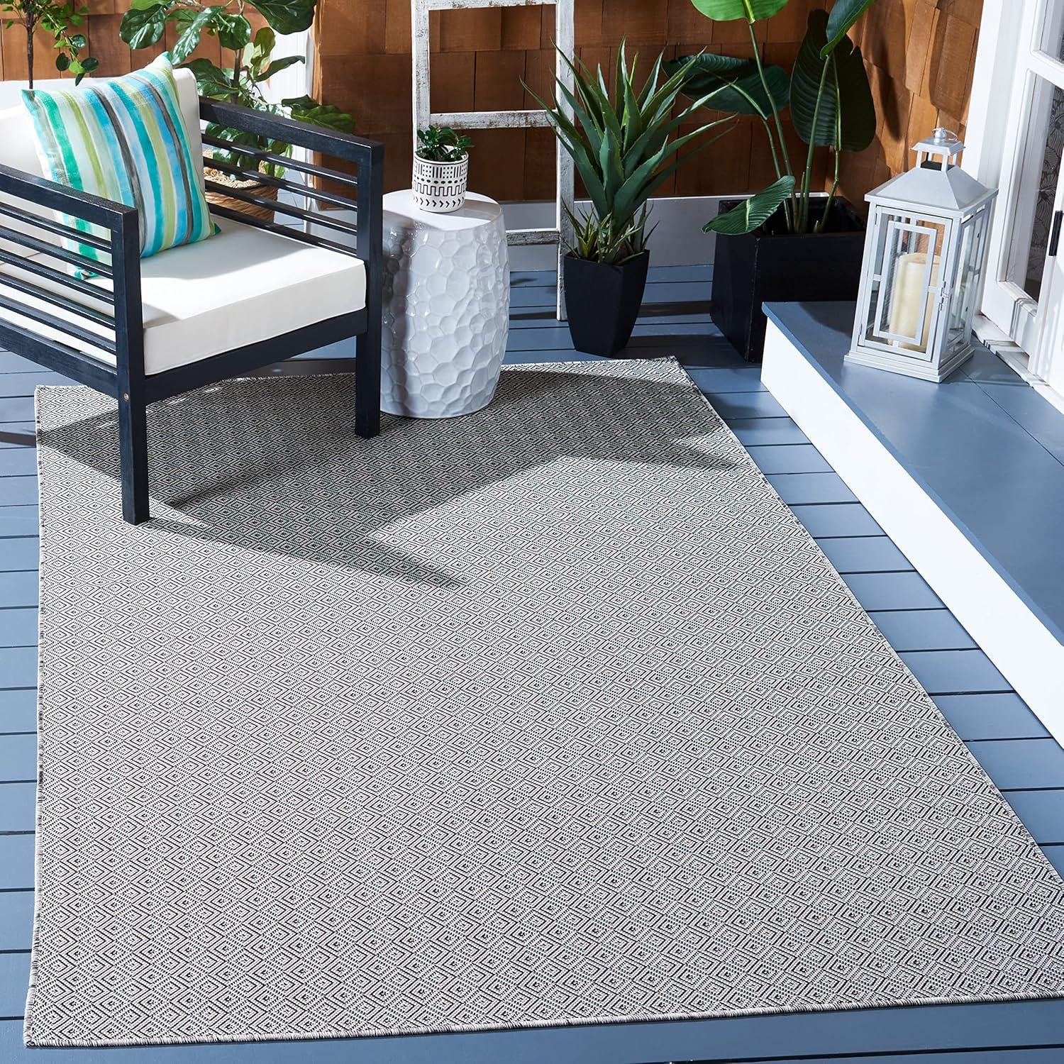 Hampton HTN230 Indoor/Outdoor Machine Made Area Rug - 5'1"x7'6" - Grey/Black - Safavieh