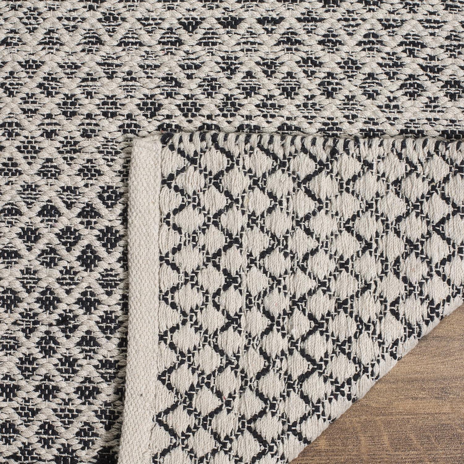 Coastal Charm Ivory & Black Handwoven Cotton Rug - 27" x 4"