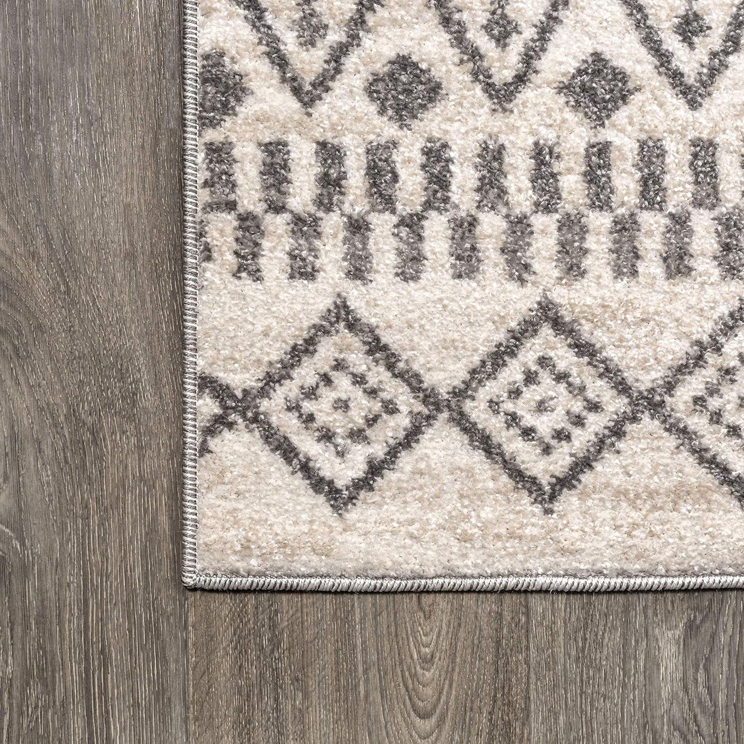 Gray and Cream Geometric Pattern Synthetic Area Rug