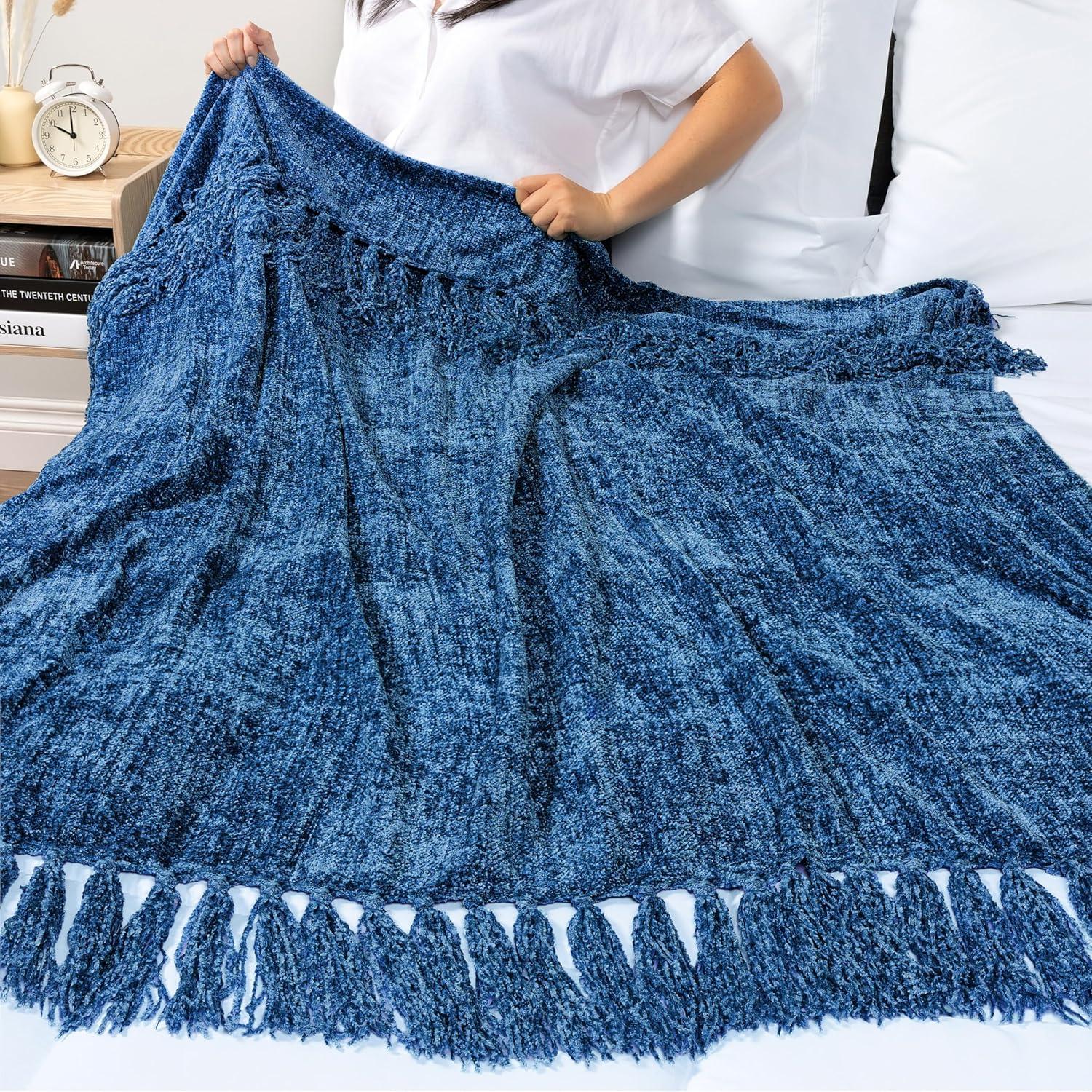Pavilia Throw Blanket