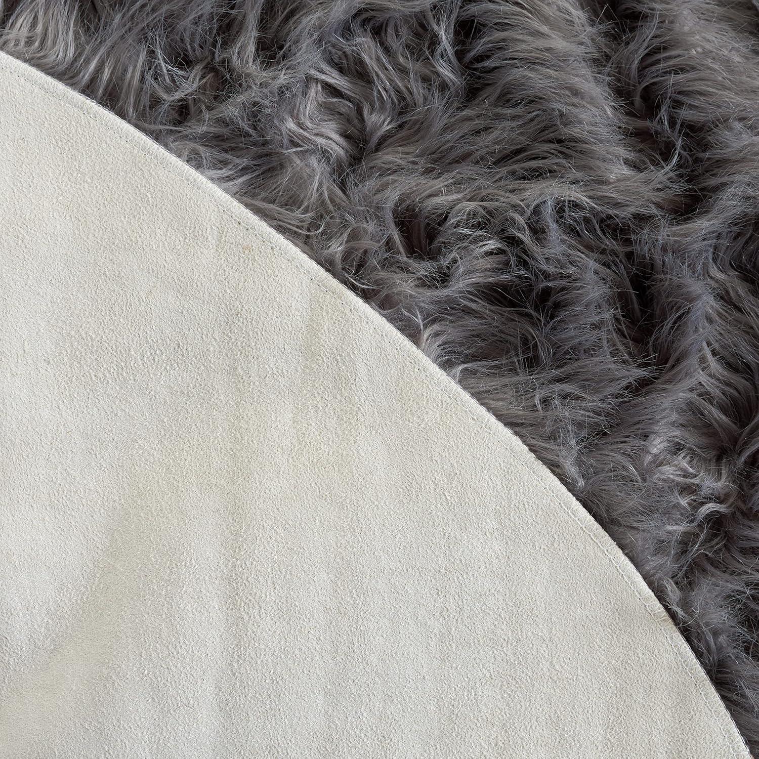 Faux Sheep Skin FSS115 Power Loomed Indoor Accent Rug - Grey - 2'x3' - Safavieh