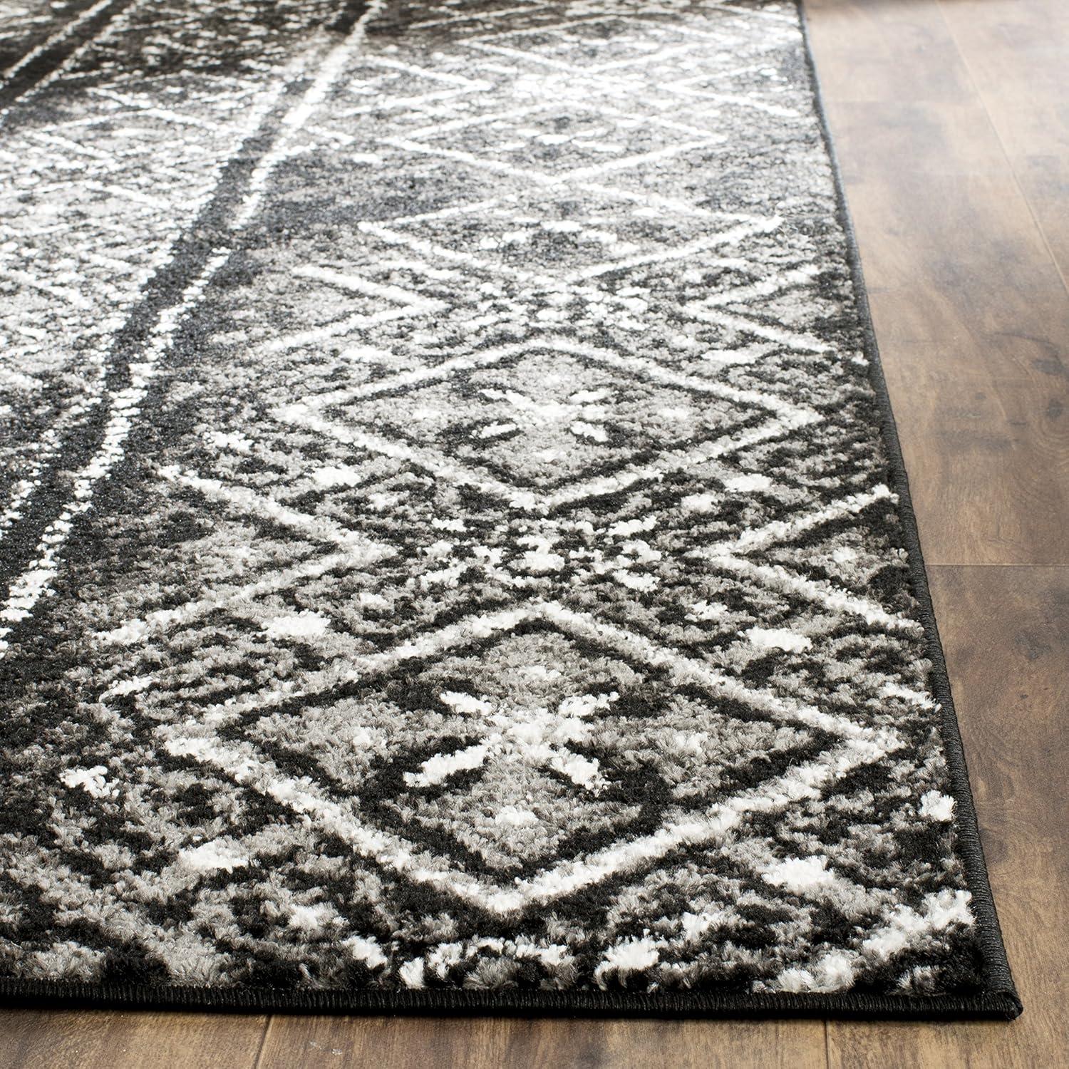 Chic Adirondack Black & Silver Geometric Synthetic Area Rug - 2'6" x 4'