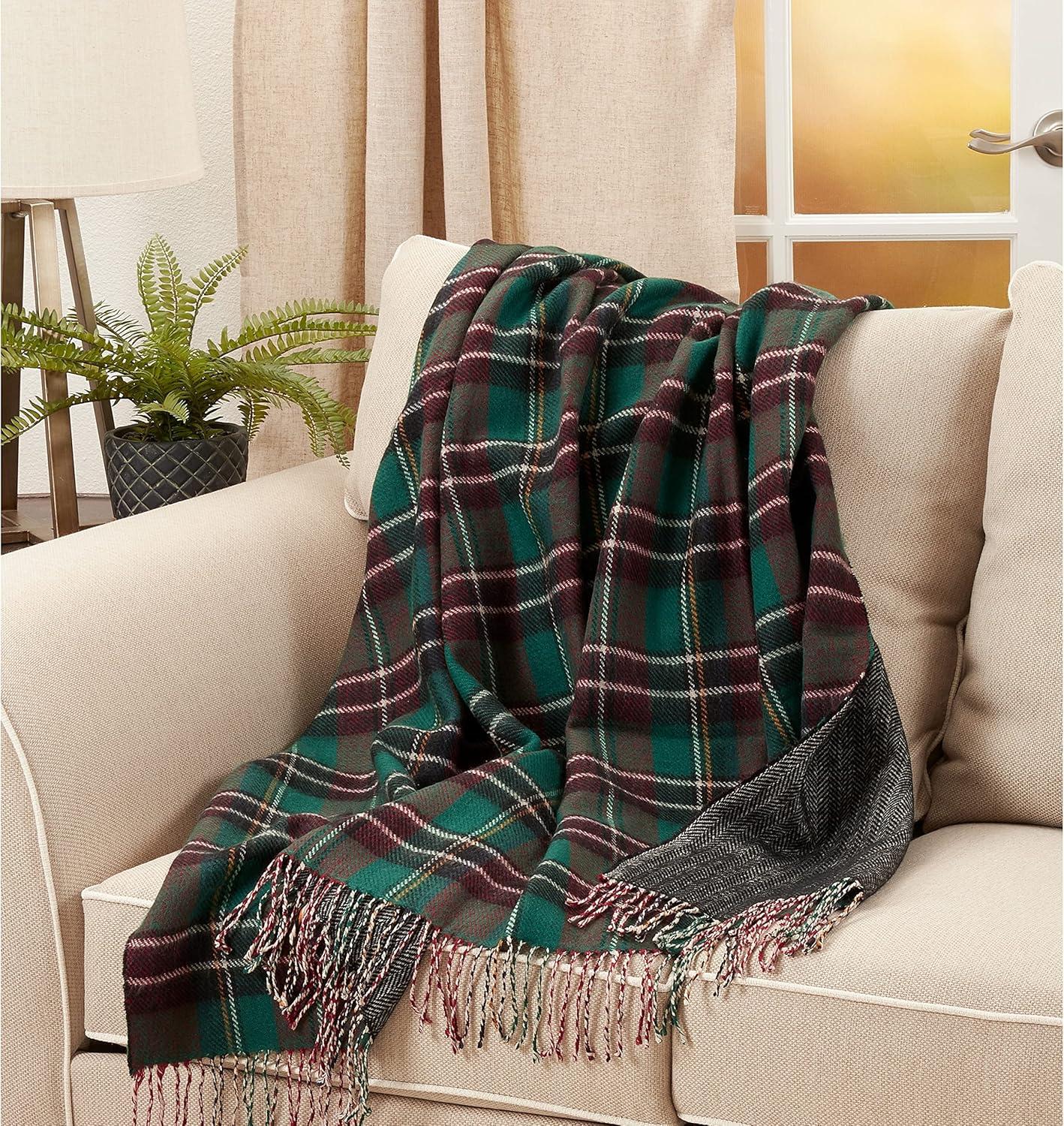 SARO TH910.G5060 50 x 60 in. Oblong Green Reversible Plaid Throw Blanket