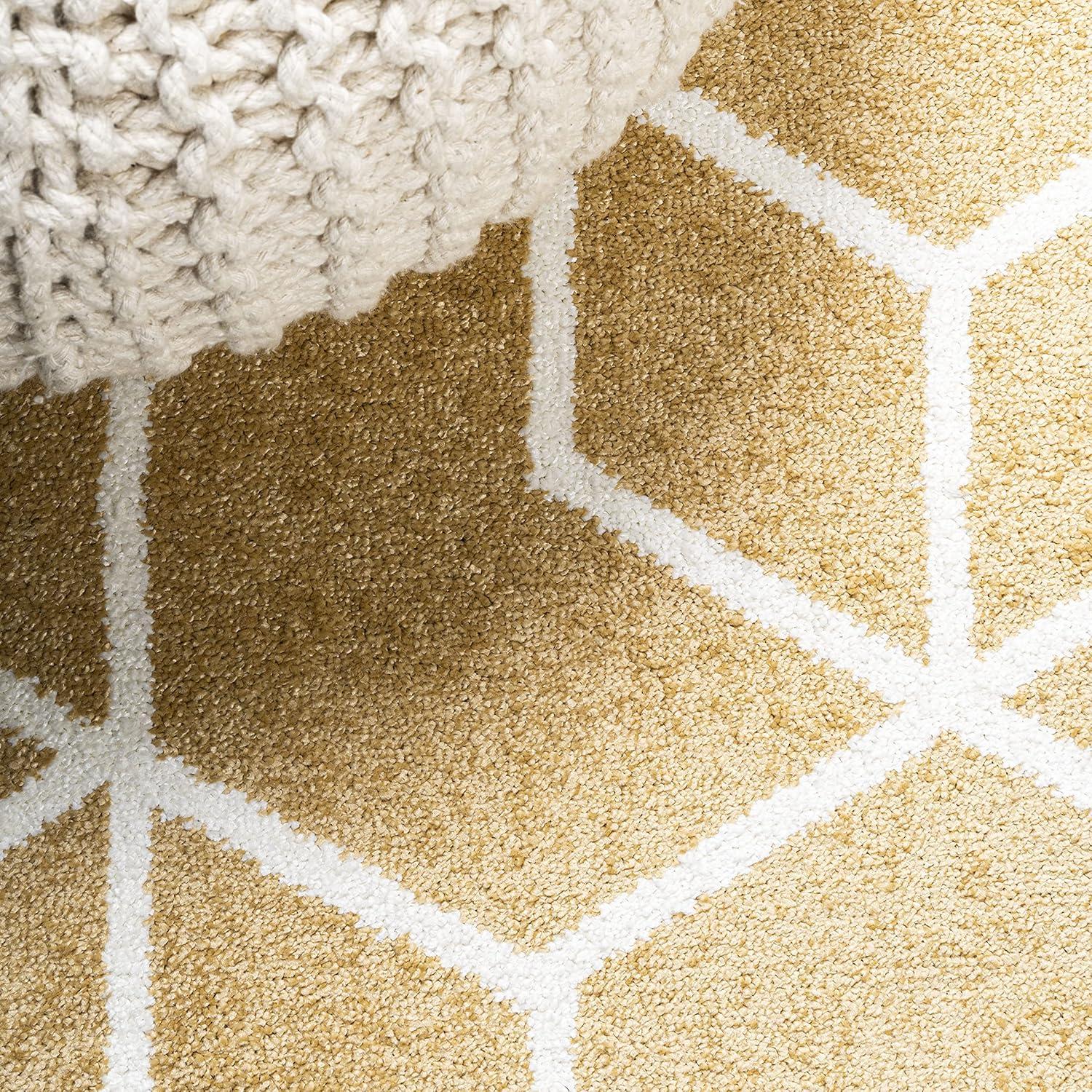 5'x8' Tumbling Blocks Modern Geometric Area Rug, Gold/White - JONATHAN Y