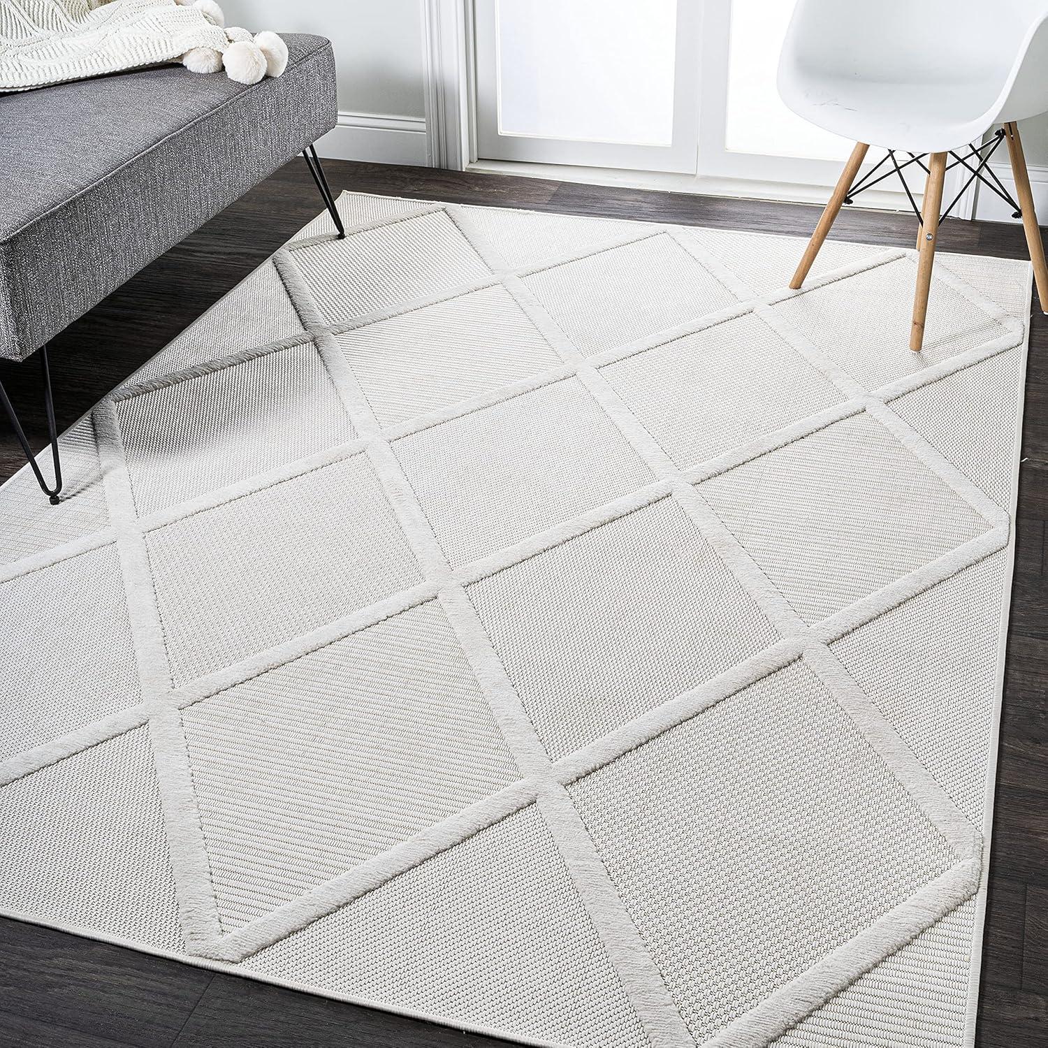 Salines Diamond Trellis Indoor/Outdoor Area Rug - JONATHAN Y