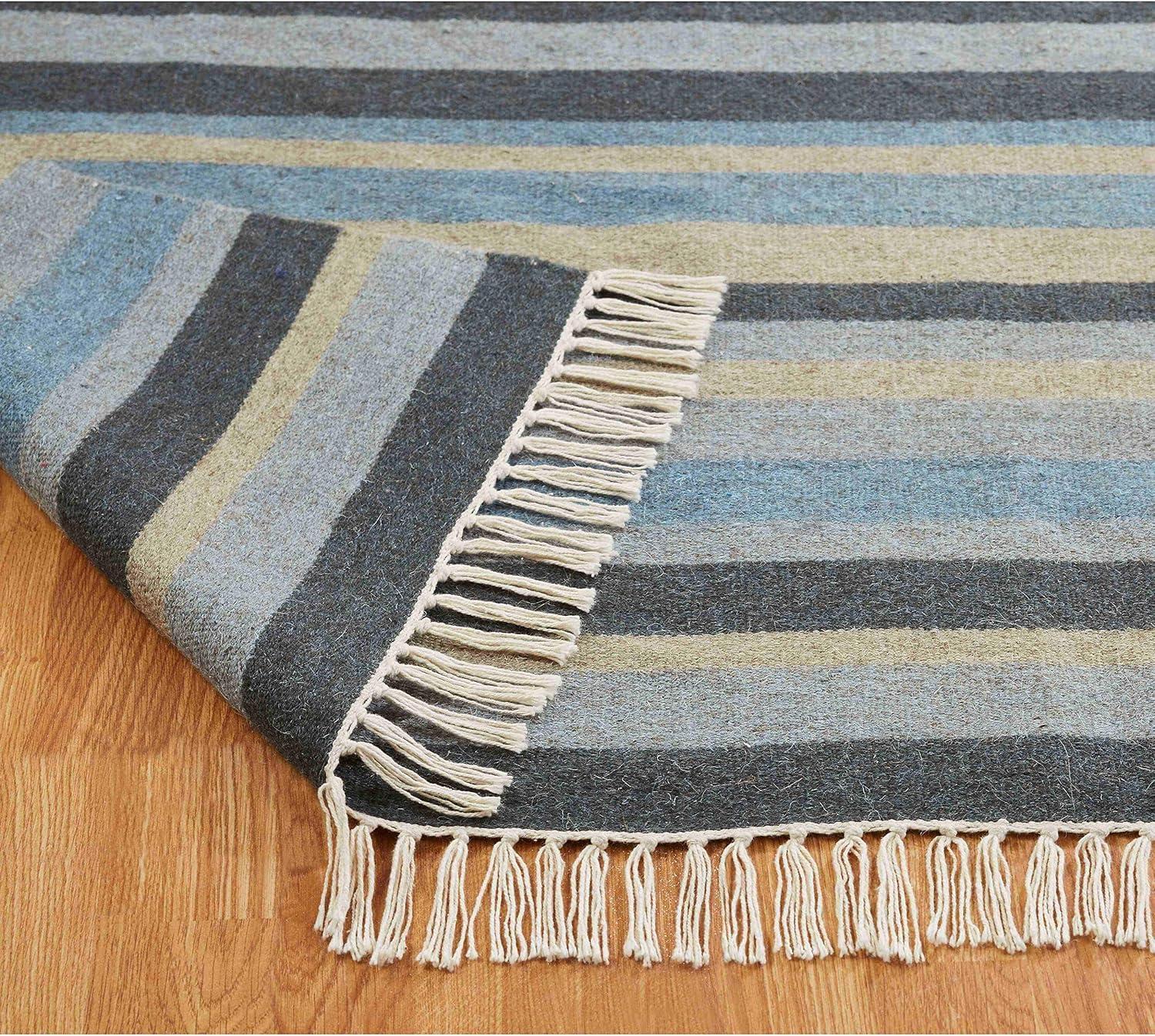 Chesapeake Lori Collection Denim Hand Woven Area Rug ( 5'x7')