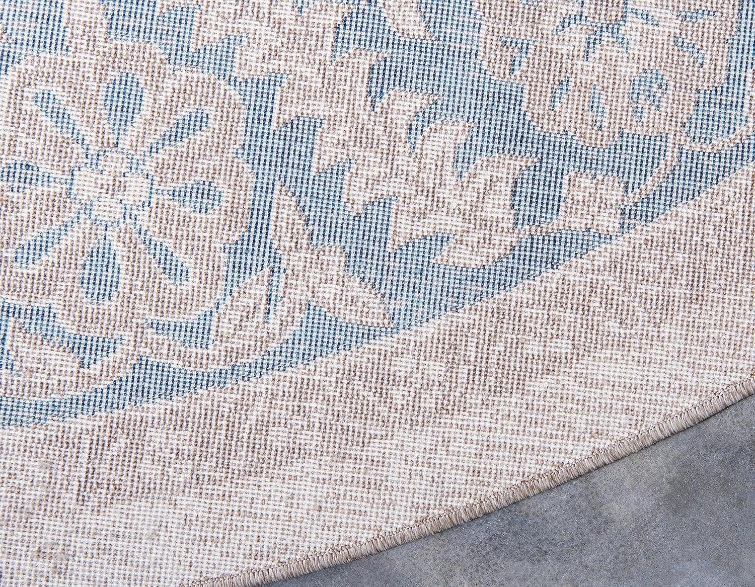 Unique Loom 4' 1 x 4' 1 Round Cream Salzburg Altstadt Area Rug