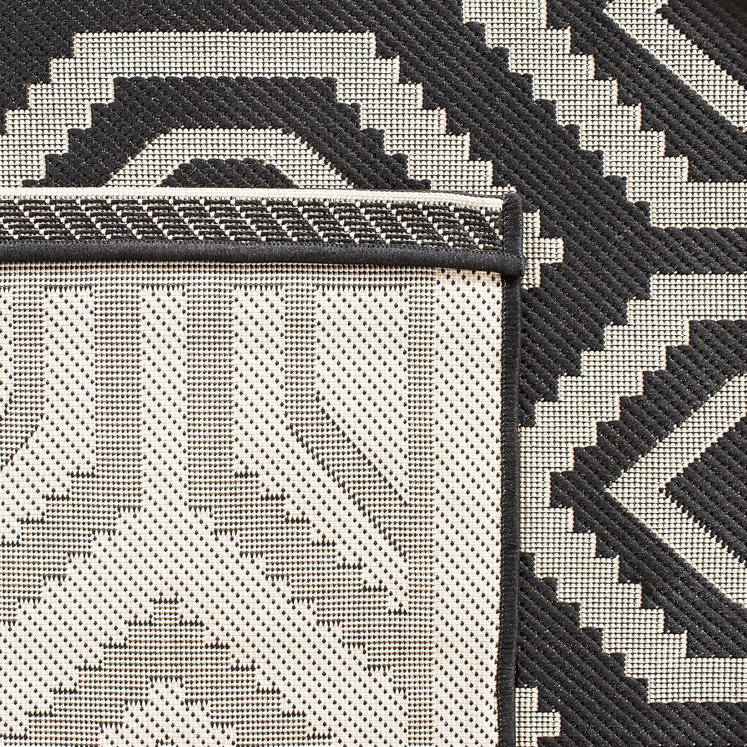 Courtyard CY6902 Power Loomed Indoor and Outdoor Area Rug - Black/Beige - 5'3"x7'7" - Safavieh