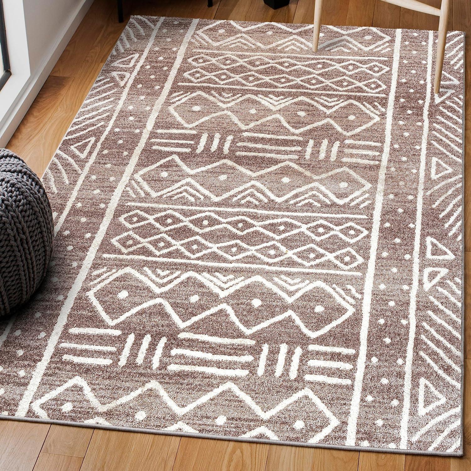 Amanar Geometric Area Rug - JONATHAN Y