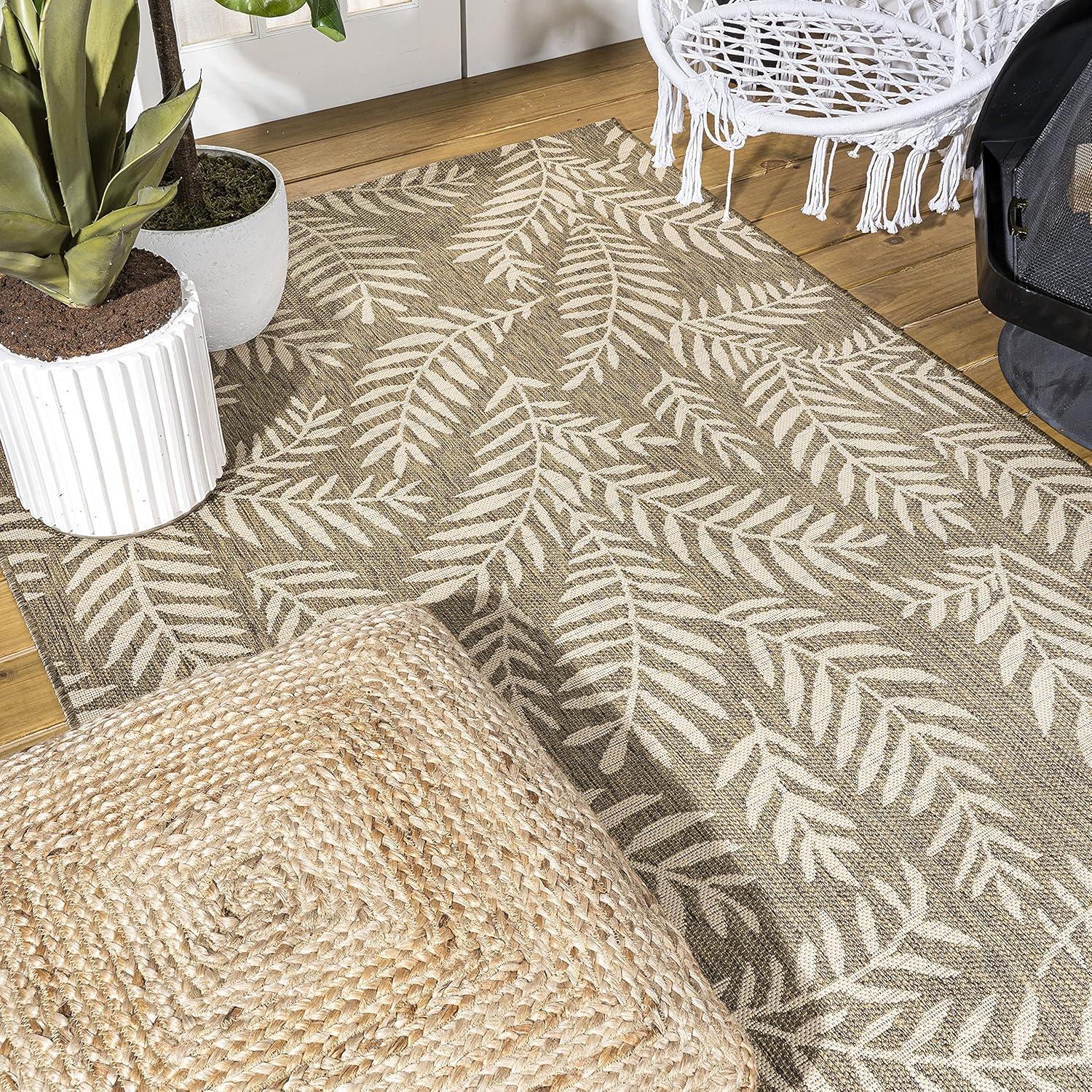 Nevis Palm Frond Indoor/Outdoor Area Rug - JONATHAN Y