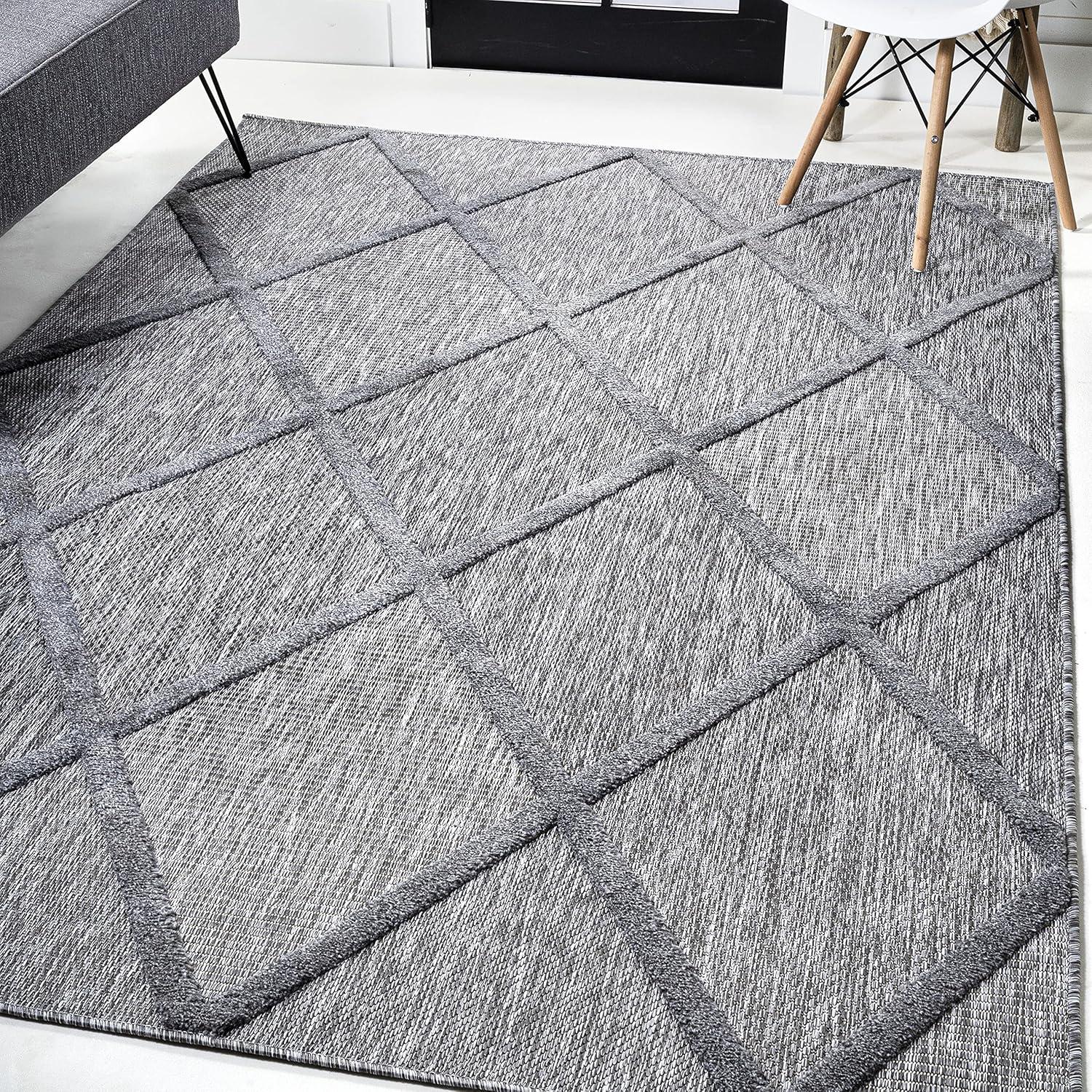 Salines Diamond Trellis Indoor/Outdoor Area Rug - JONATHAN Y