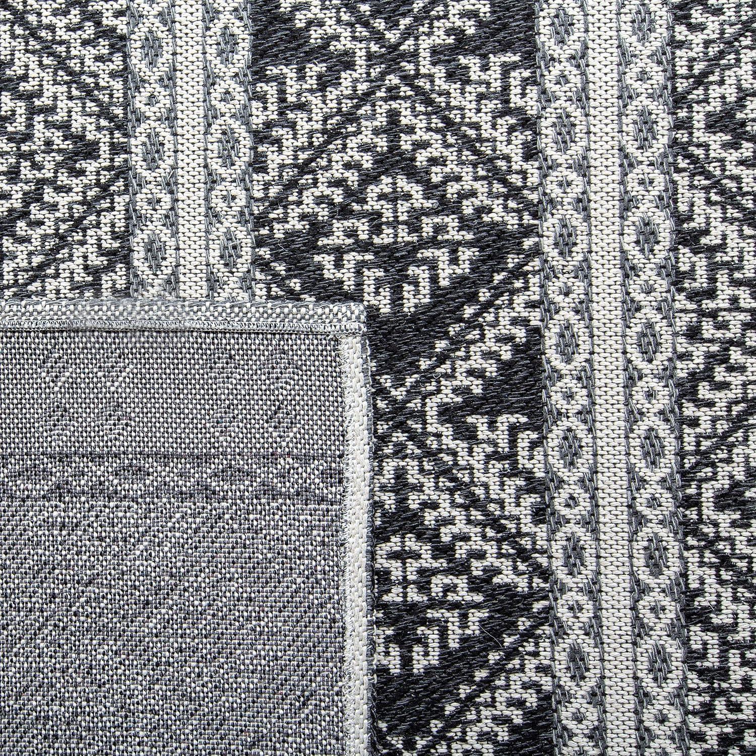 Augustine AGT445 Machine Made Indoor Area Rug - Black/Cream - 4'x6' - Safavieh